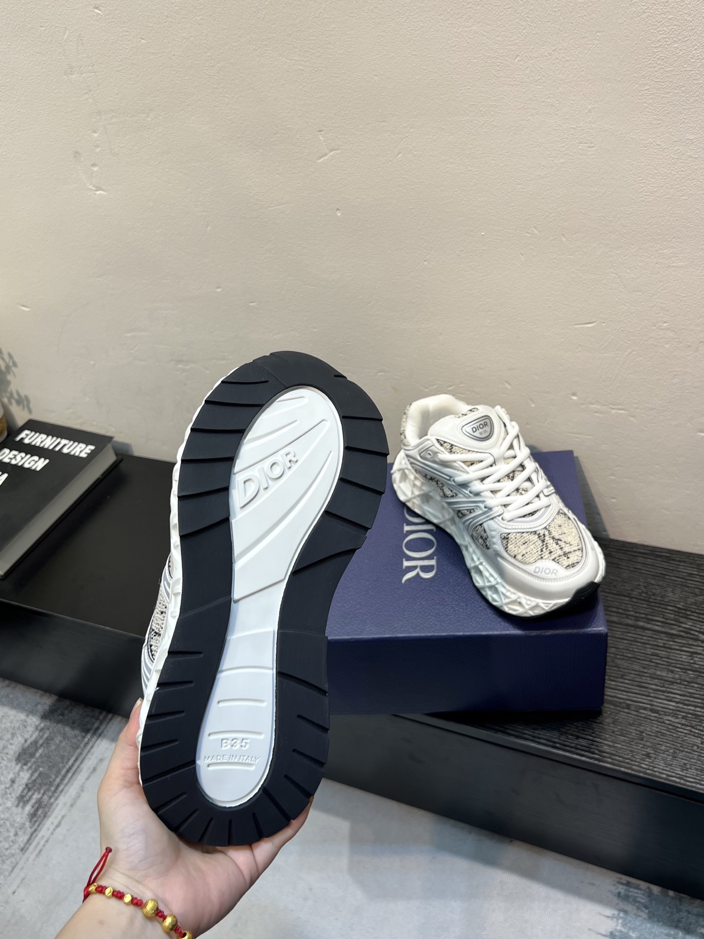 Dior