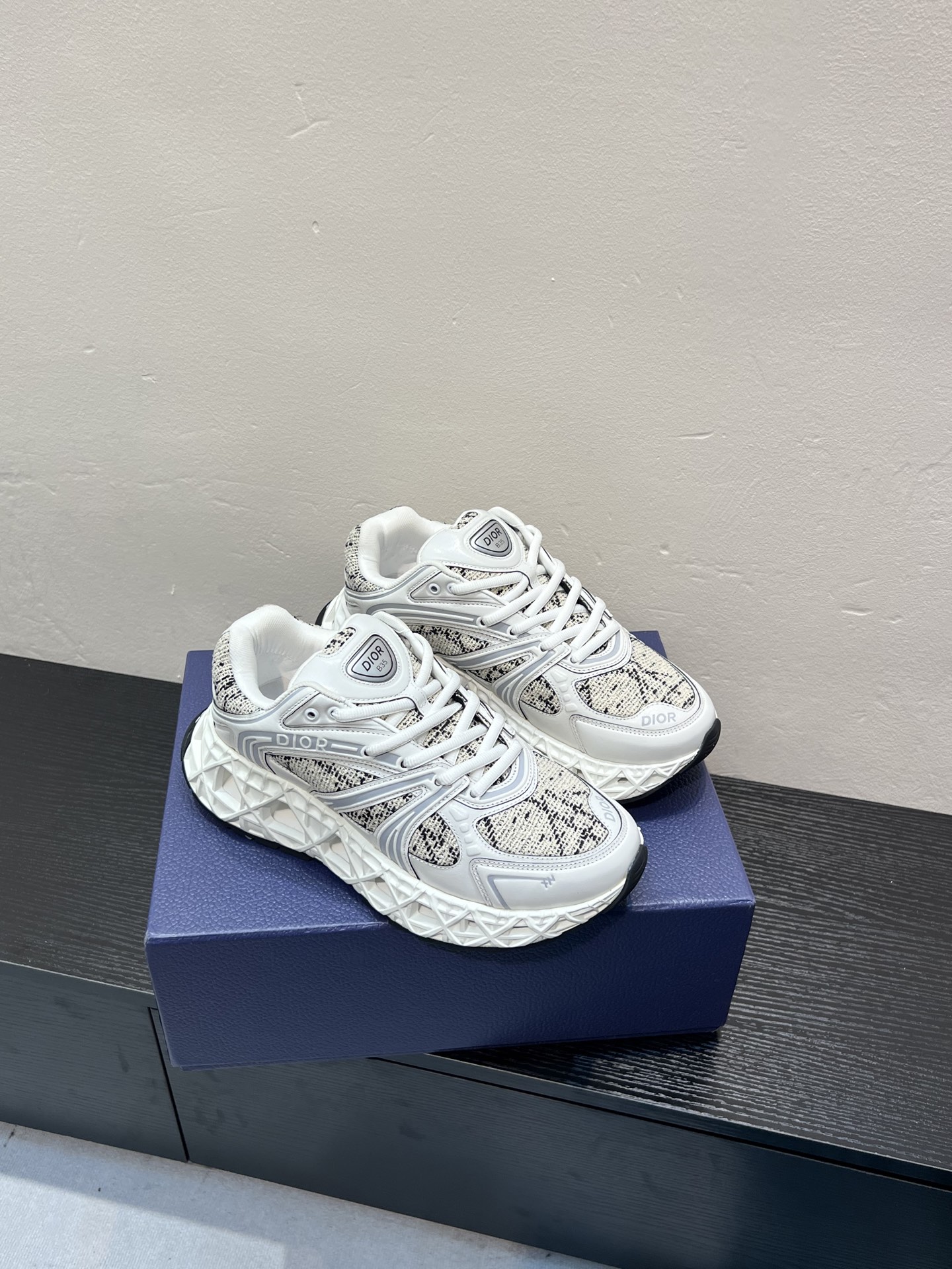 Dior