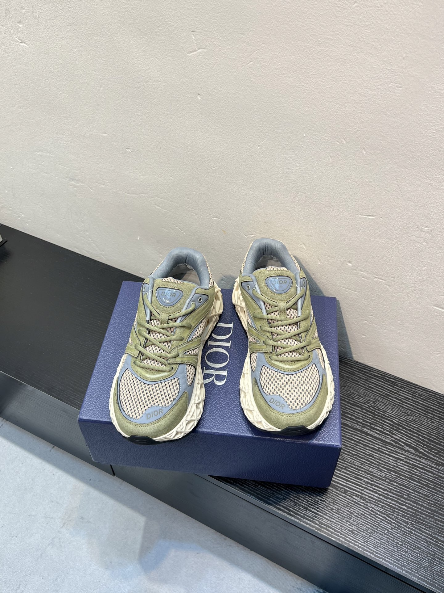 Dior