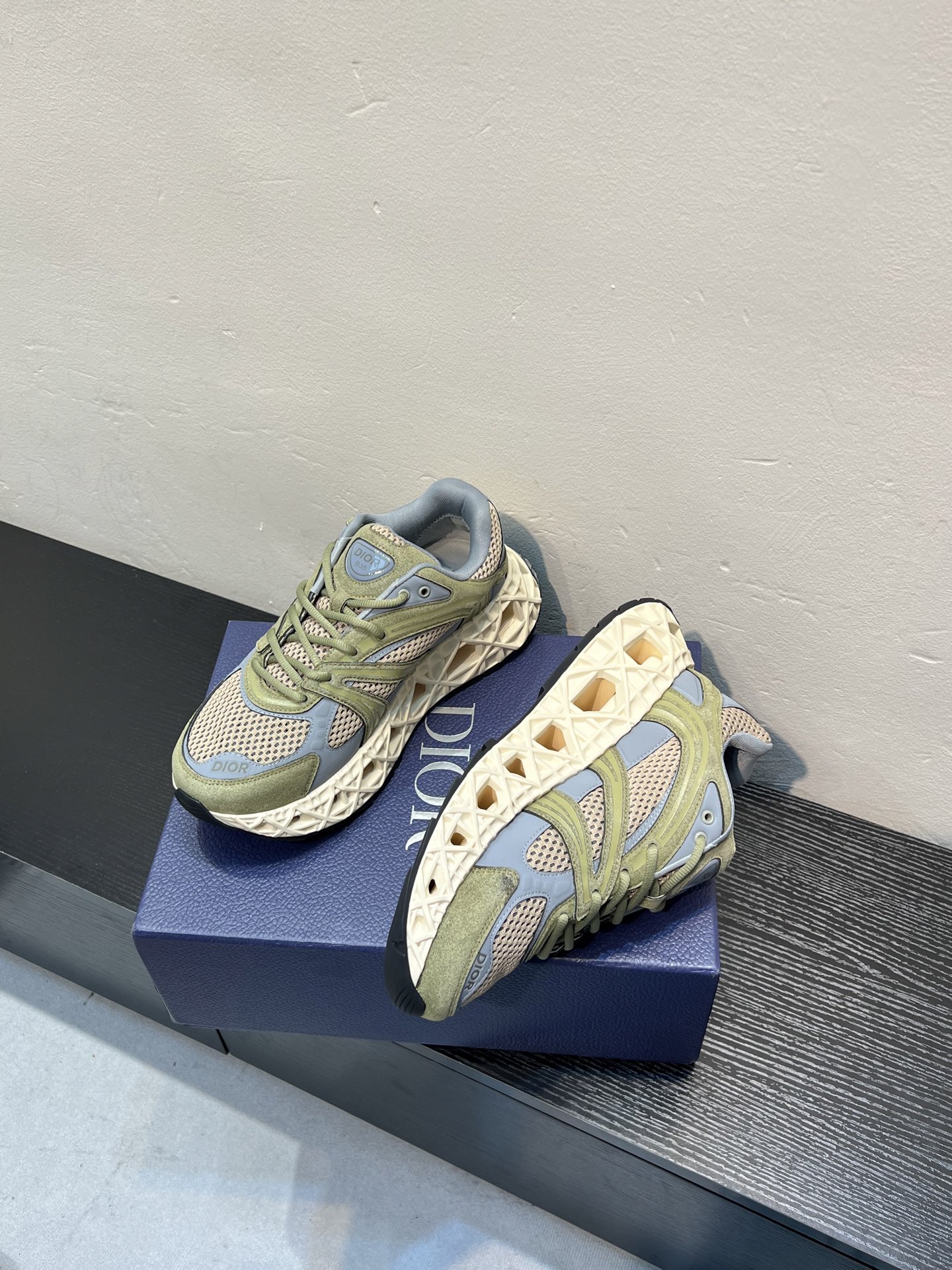 Dior