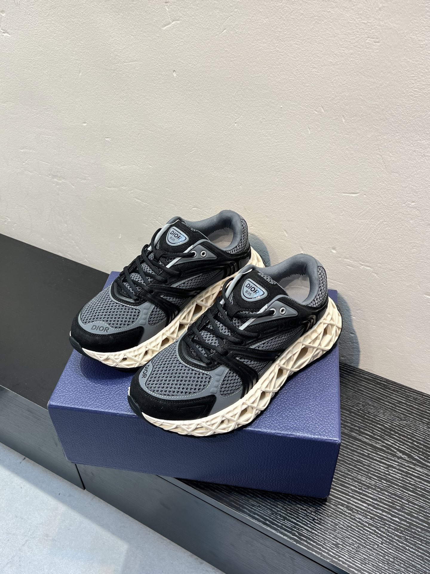 Dior