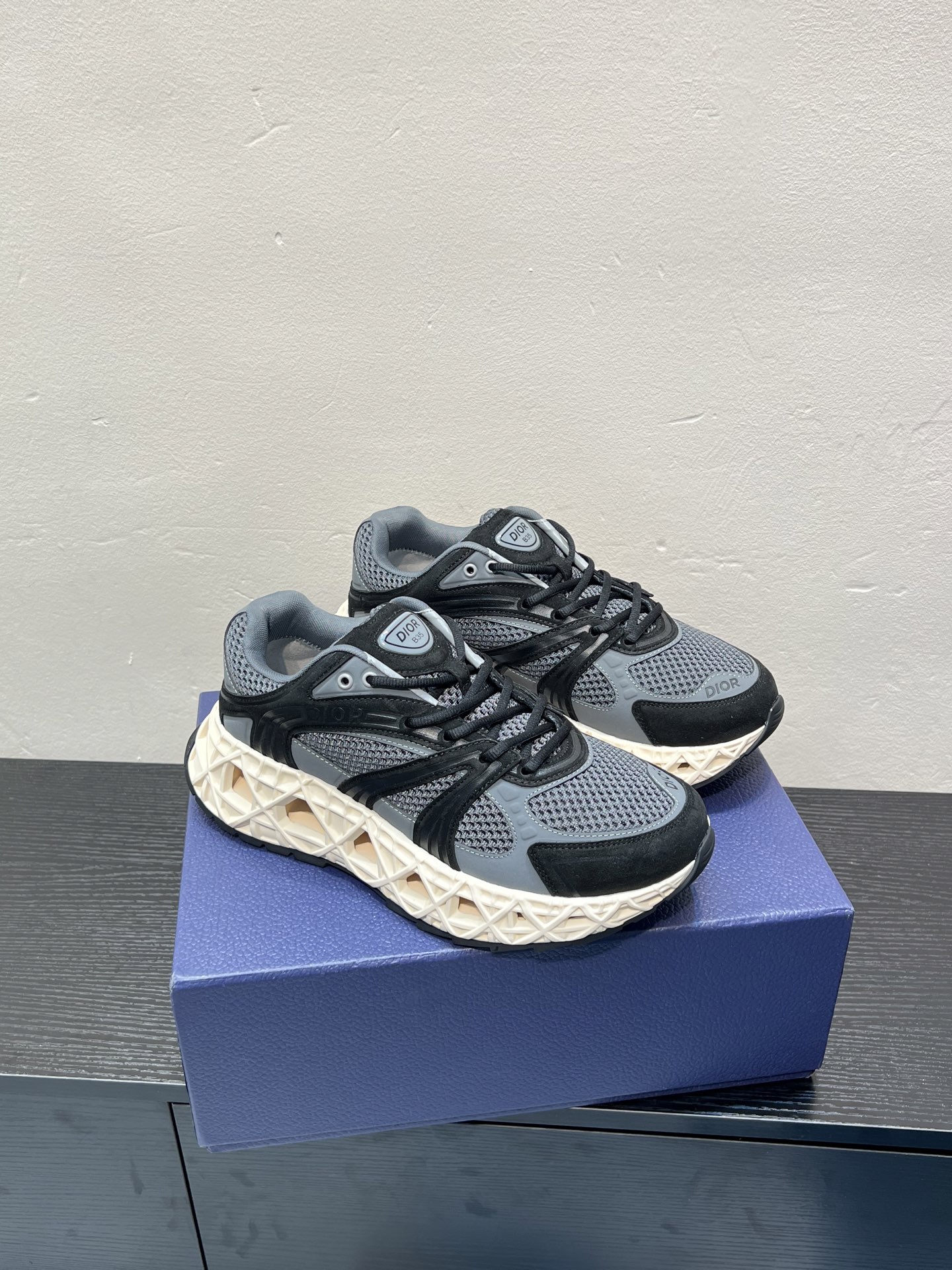 Dior