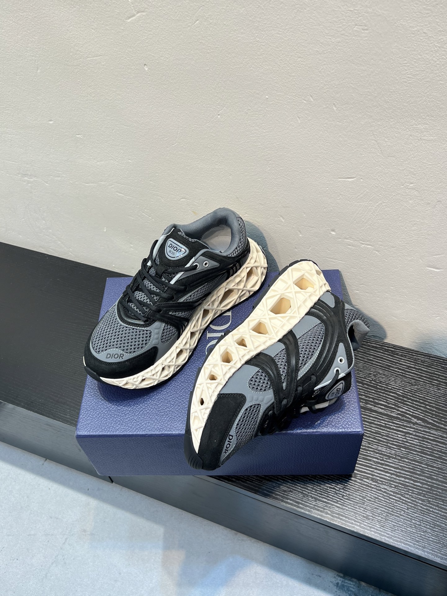 Dior