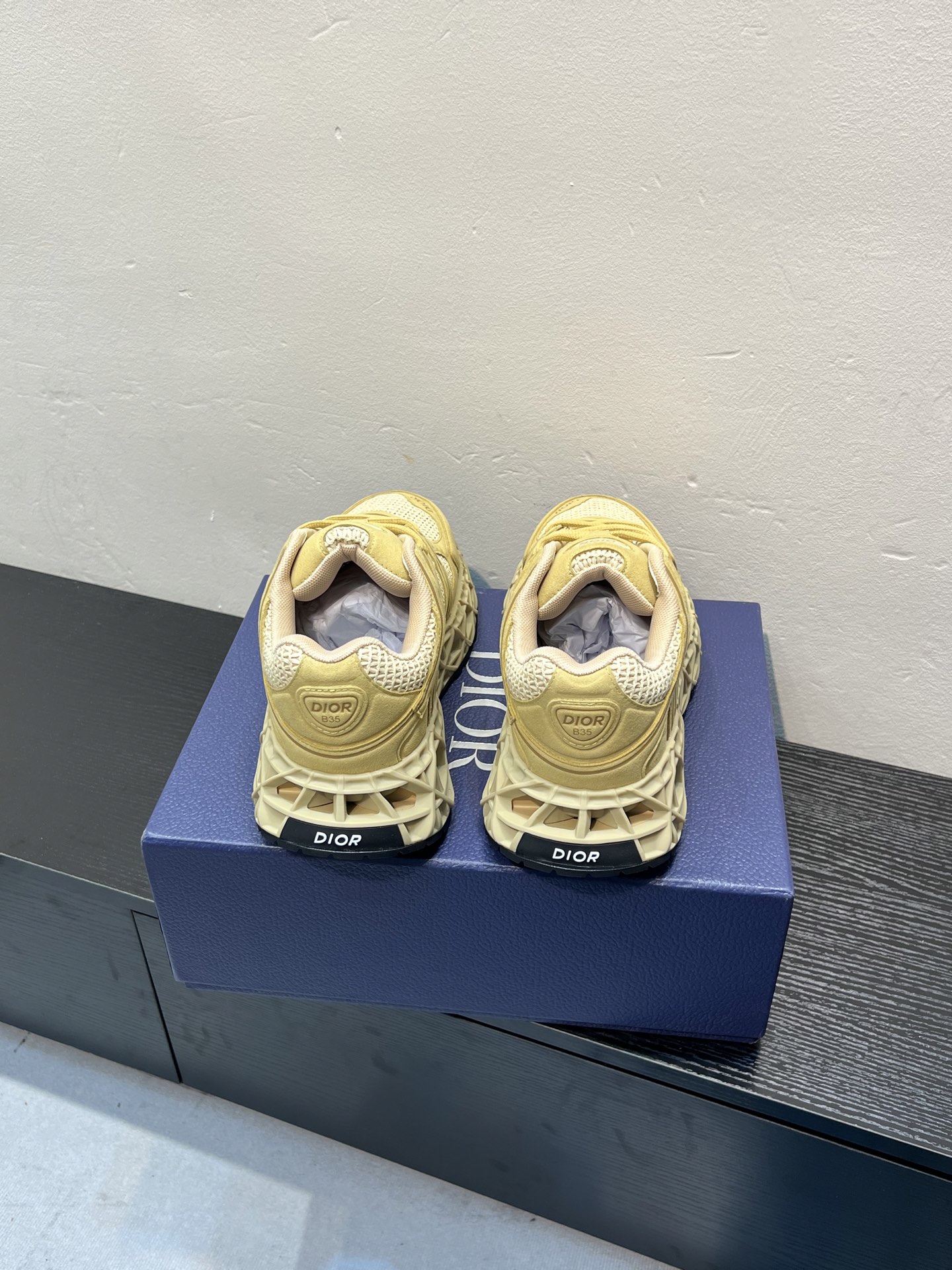 Dior