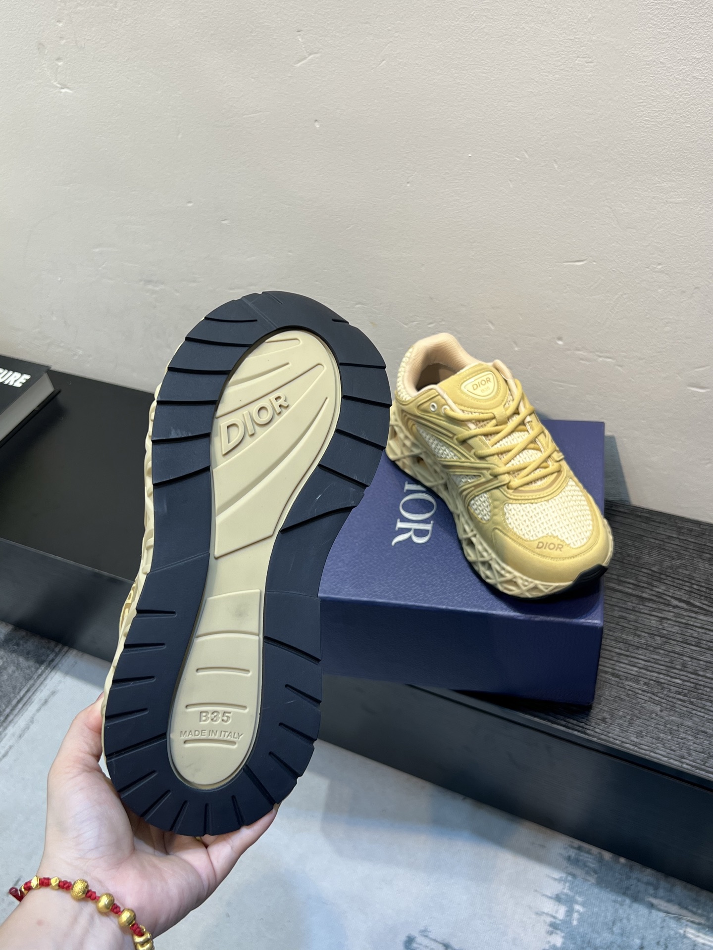 Dior