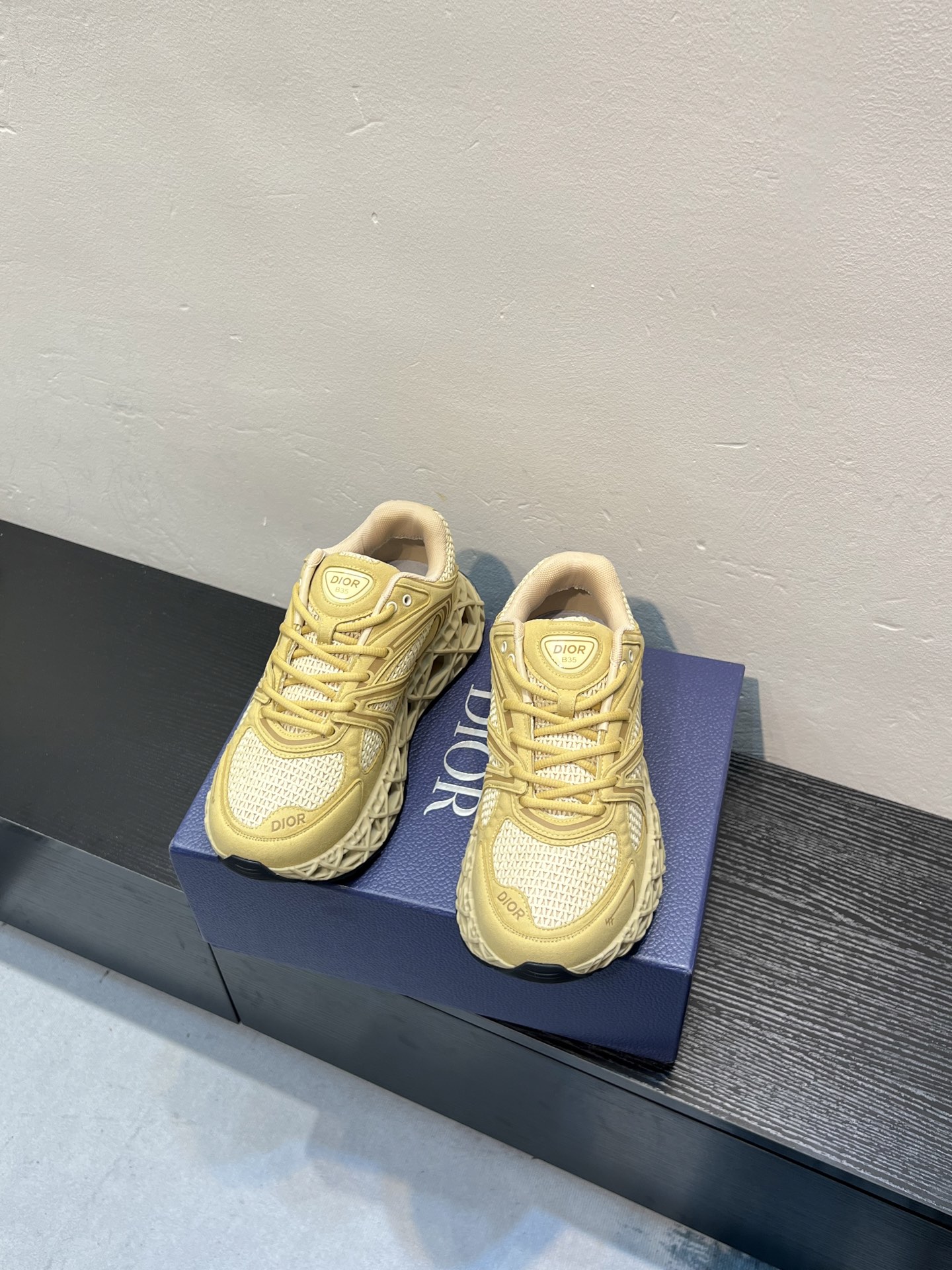 Dior
