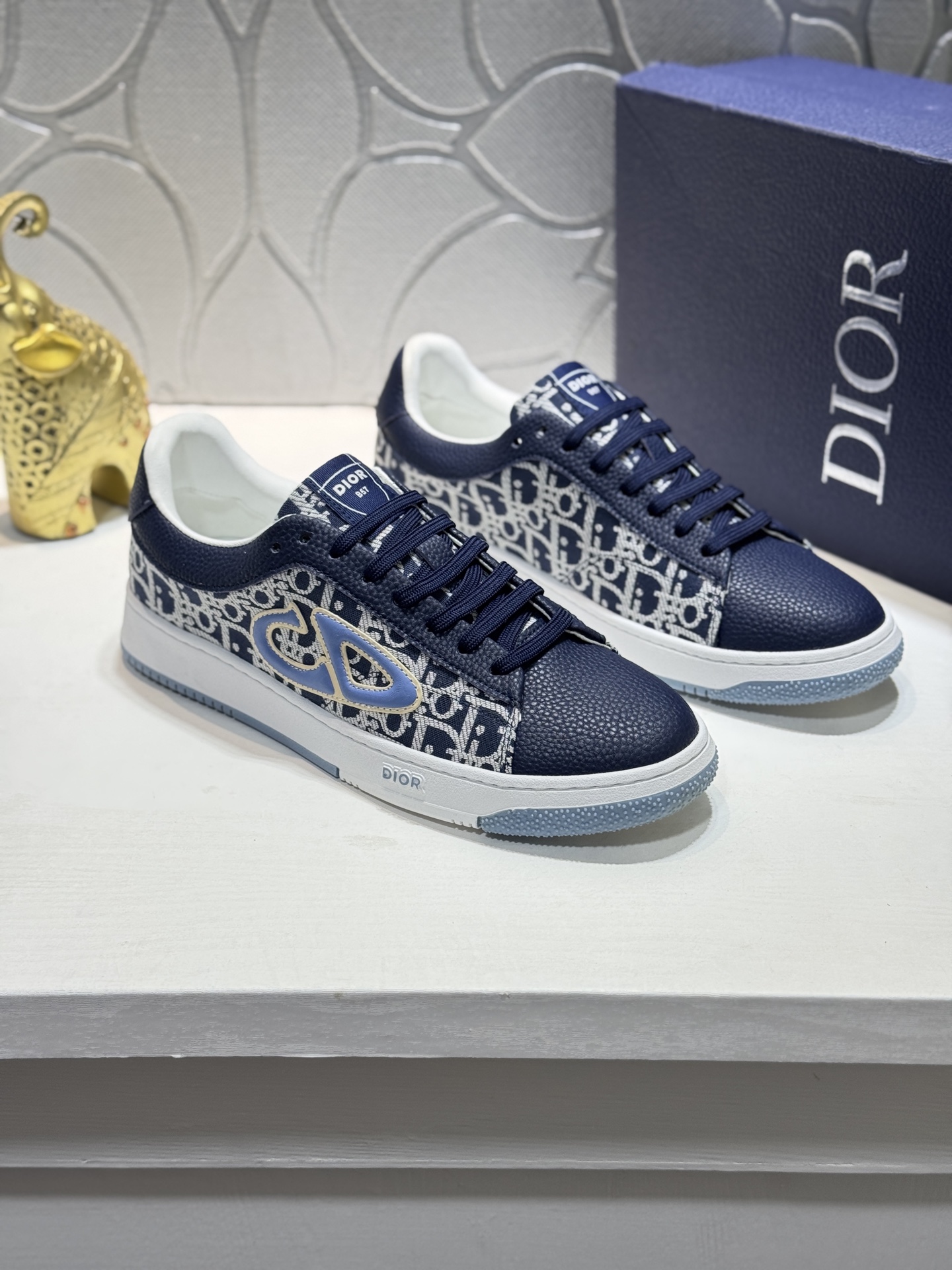 Dior