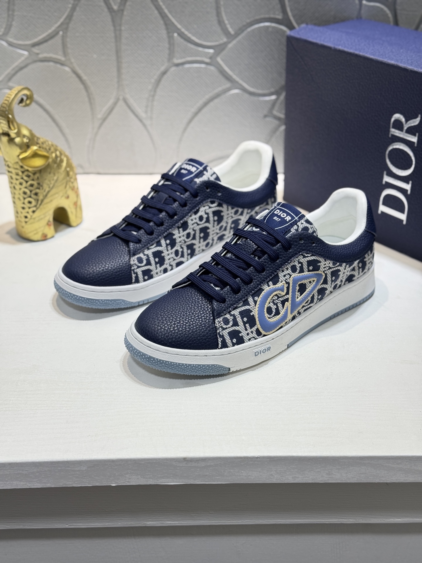 Dior