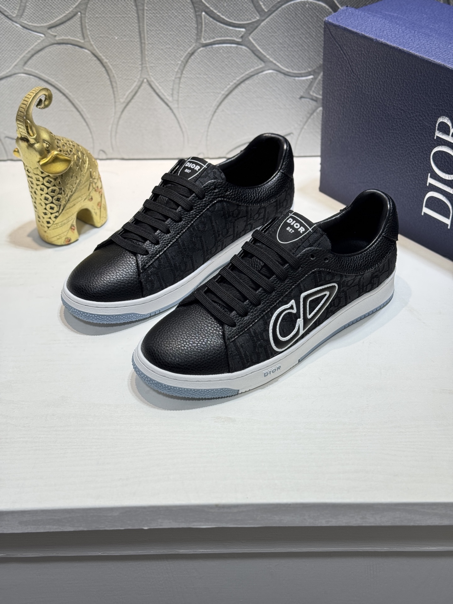 Dior
