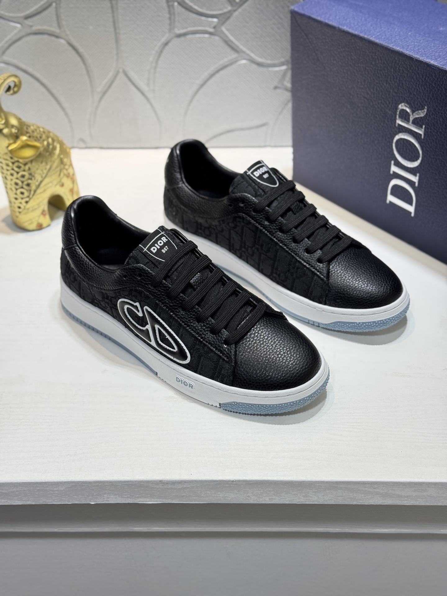 Dior