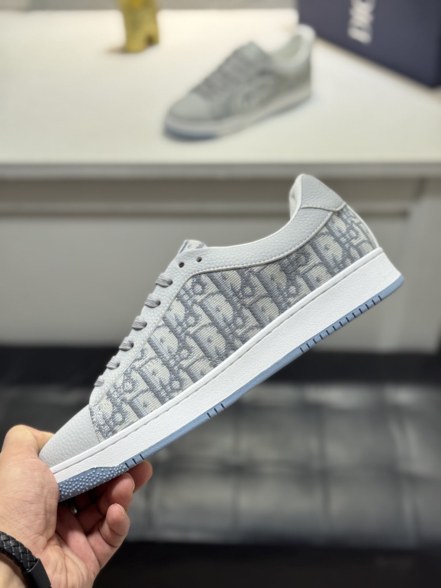 Dior
