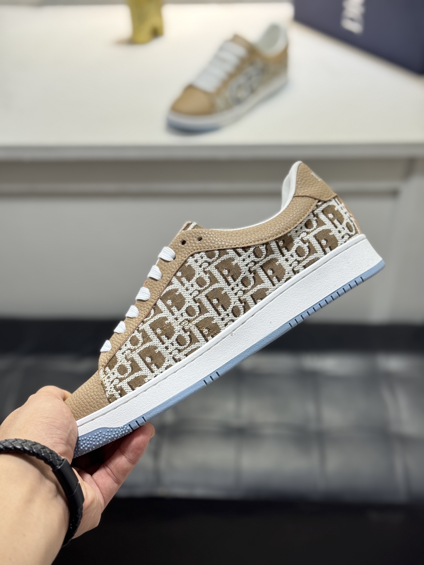 Dior