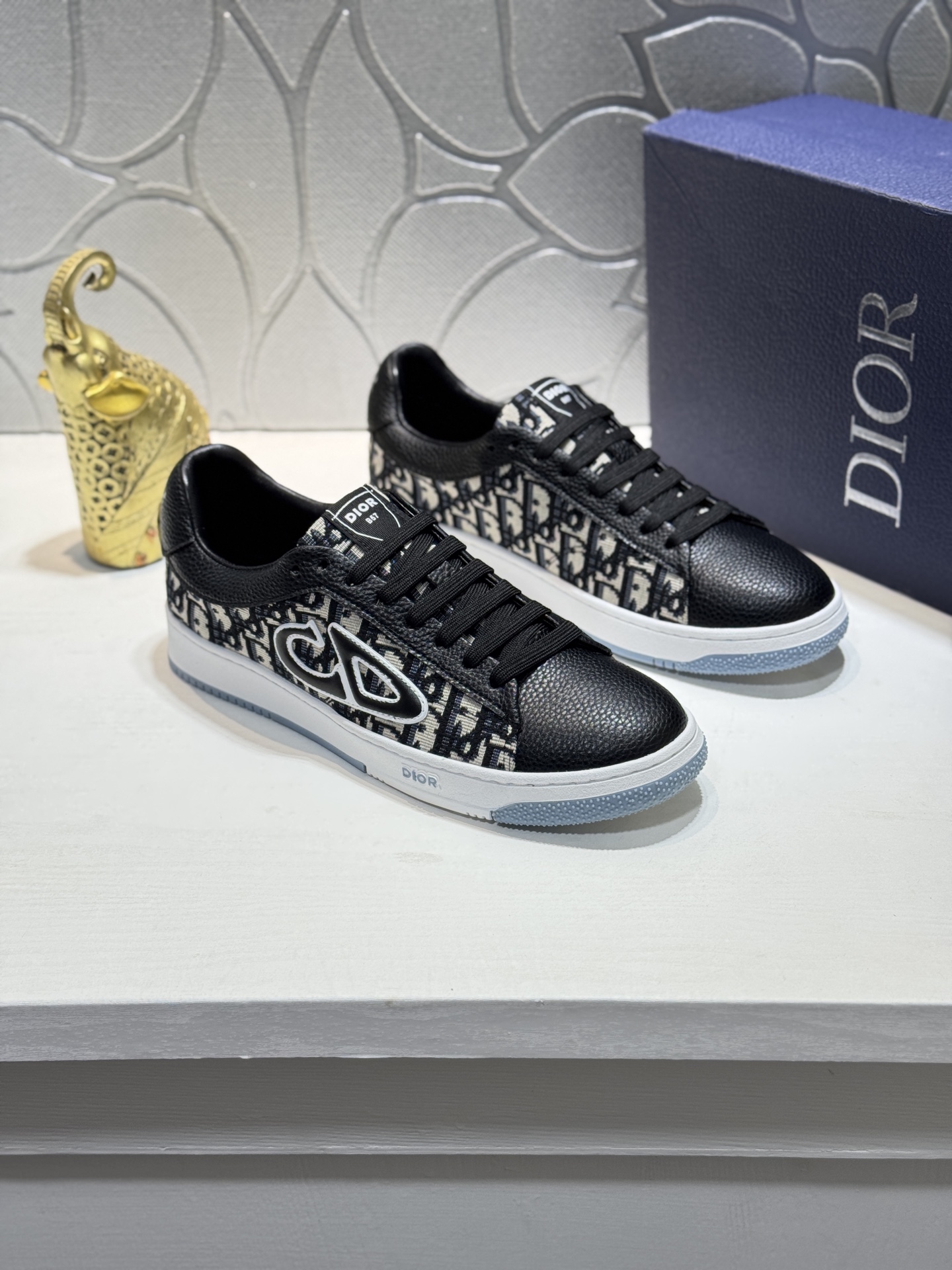 Dior
