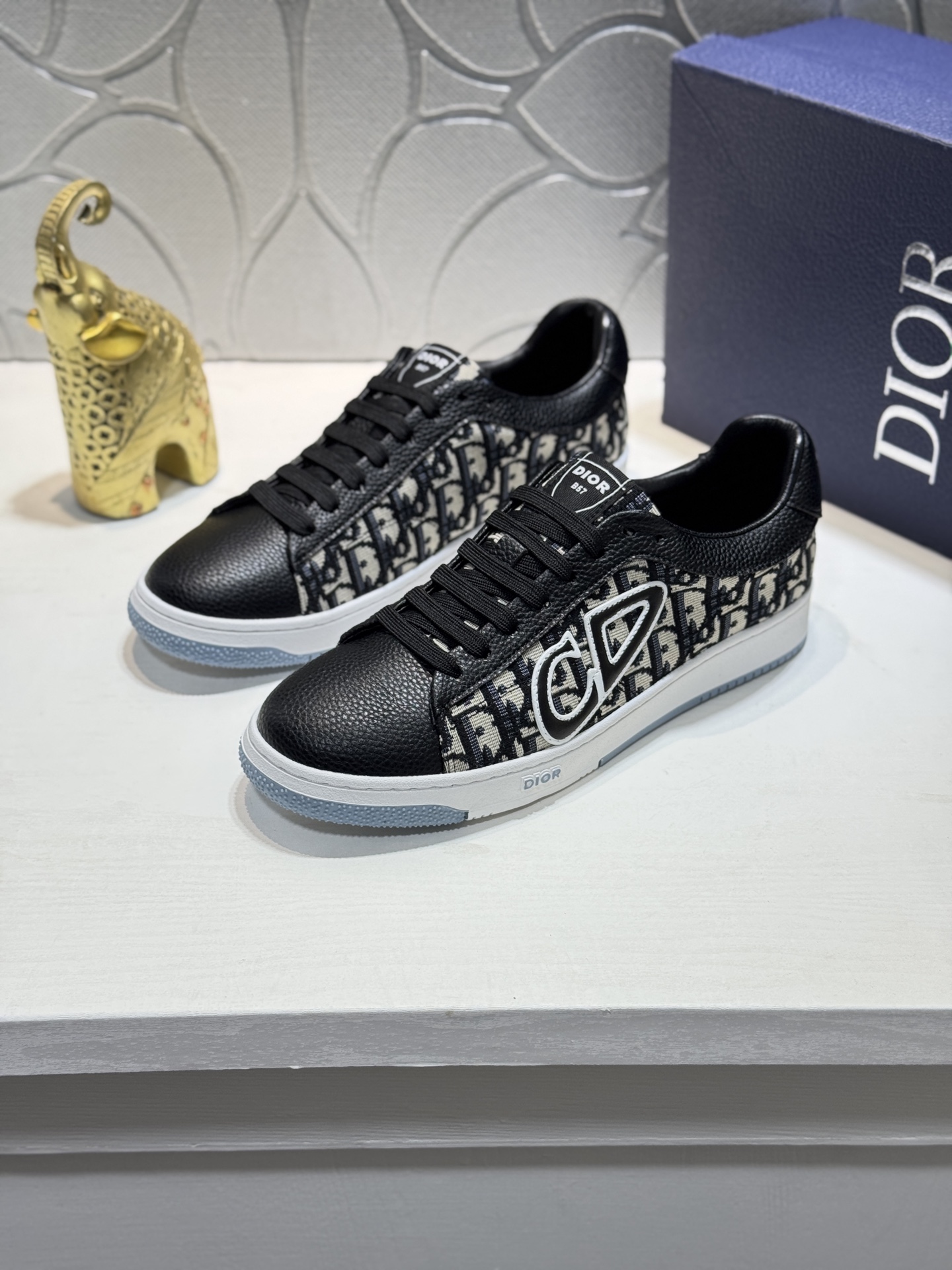 Dior