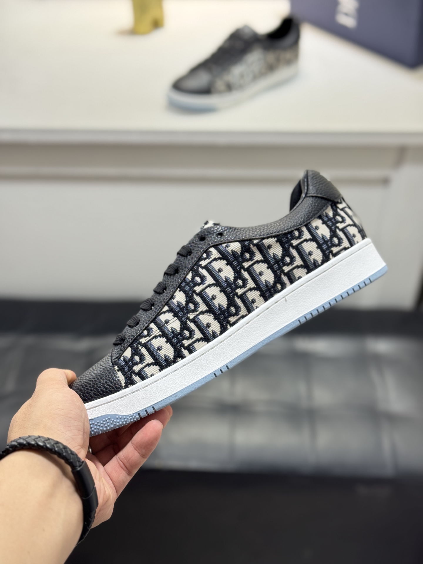 Dior