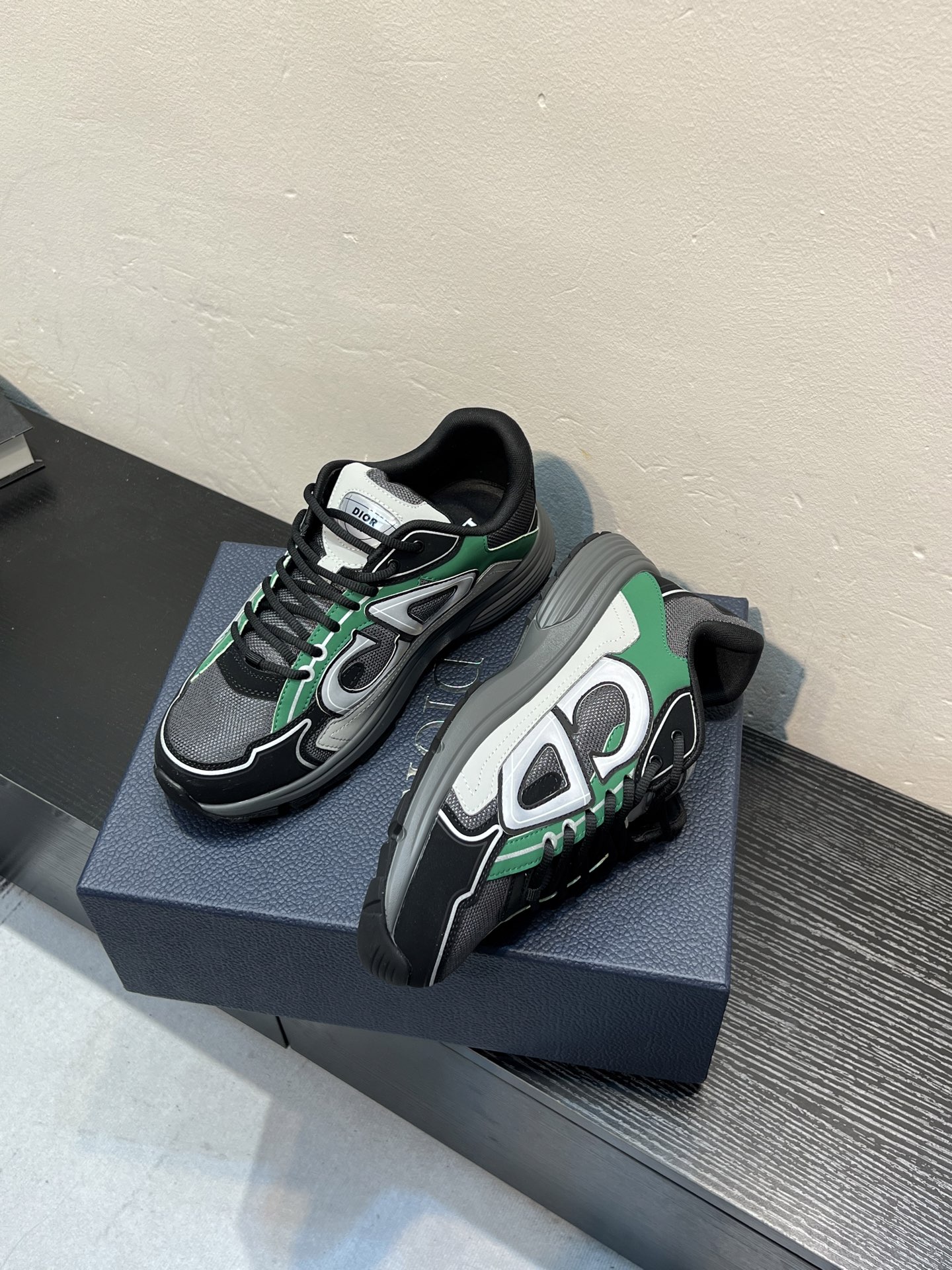 Dior