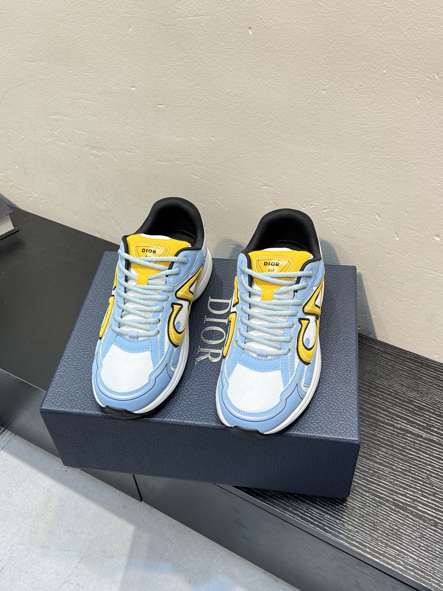 Dior