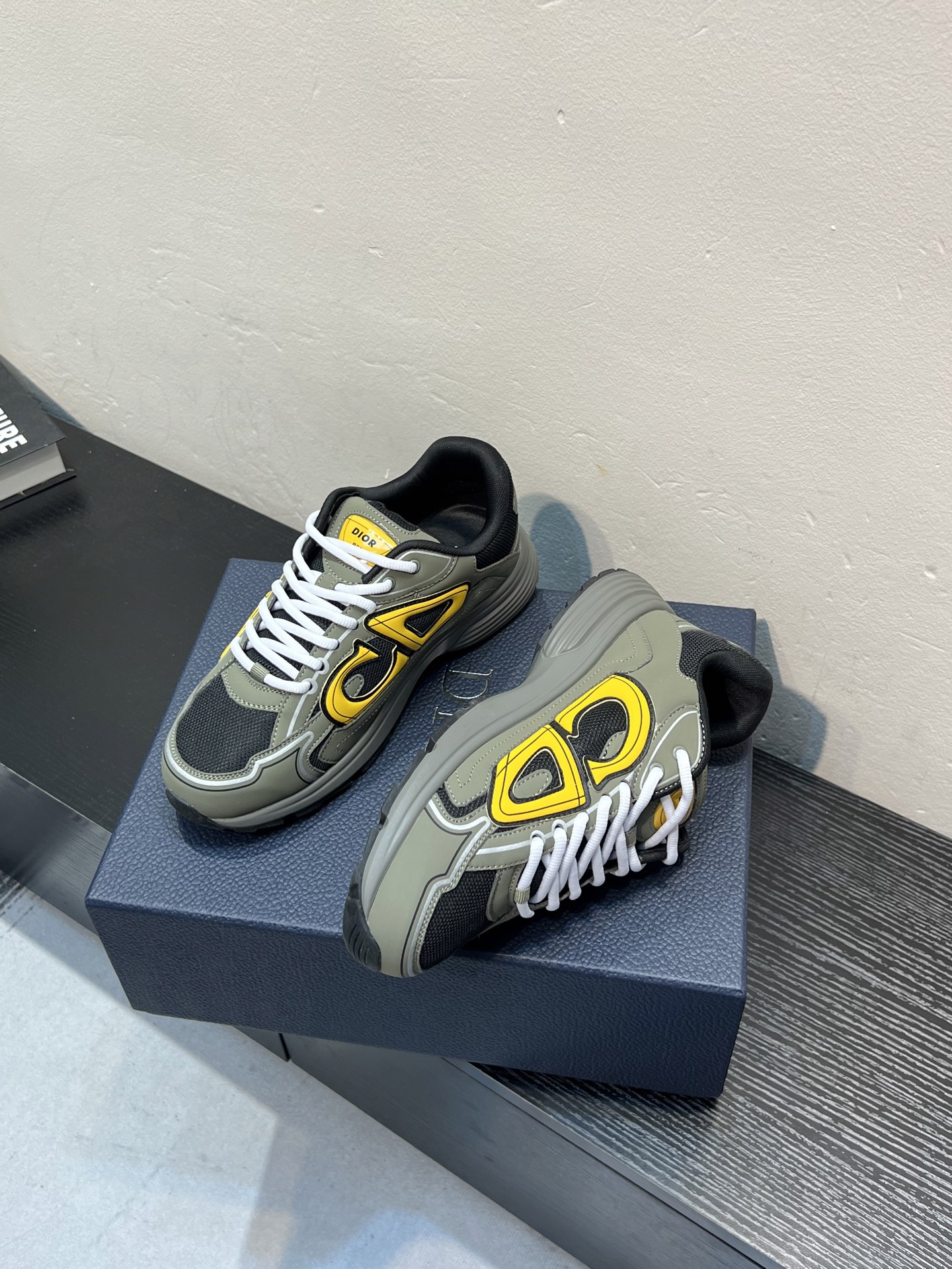 Dior