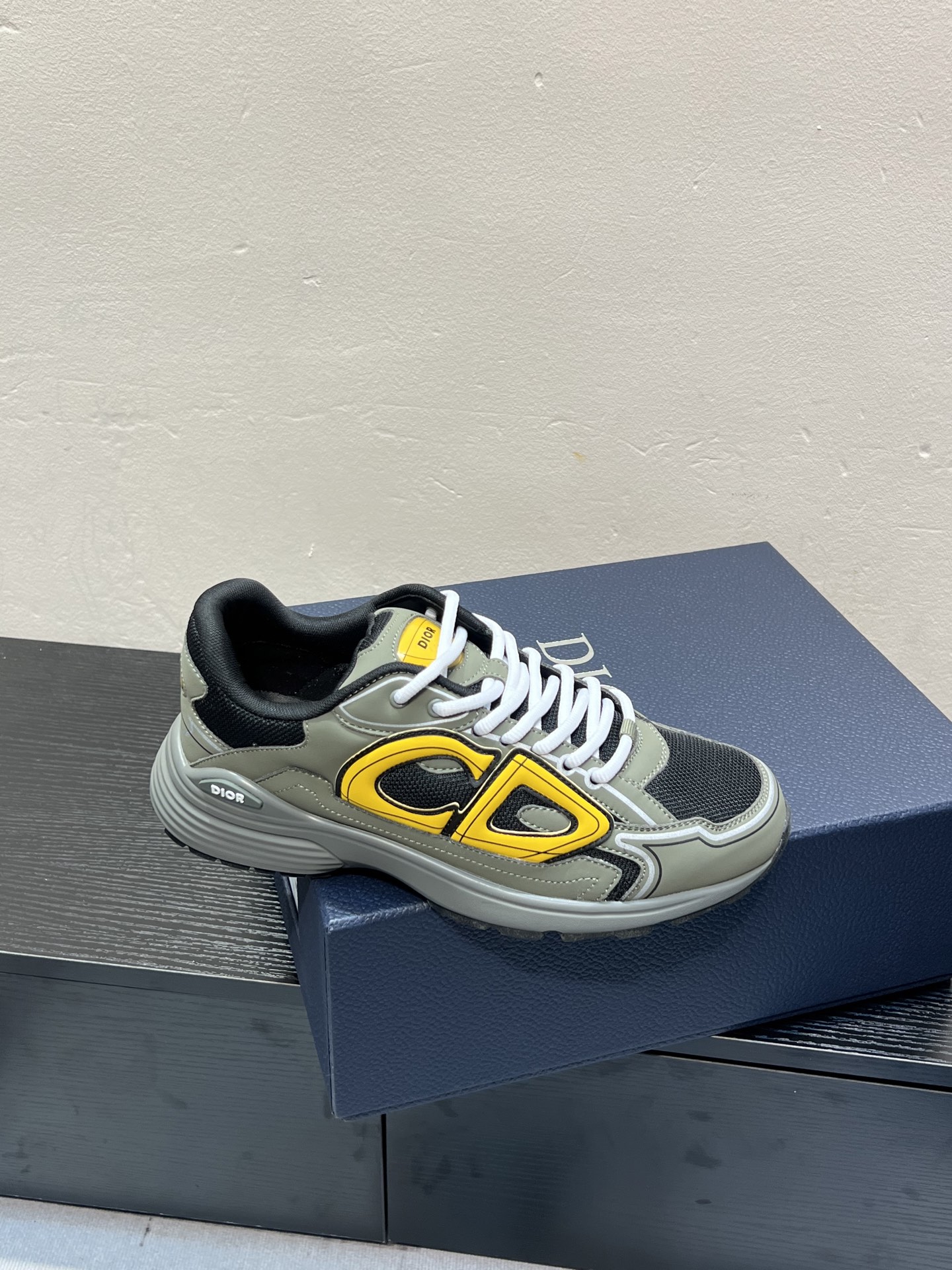 Dior