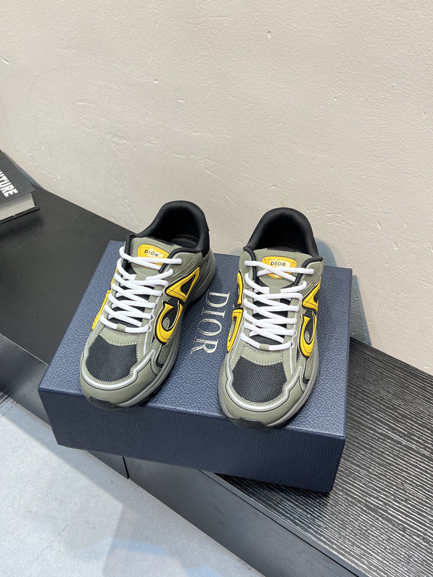 Dior