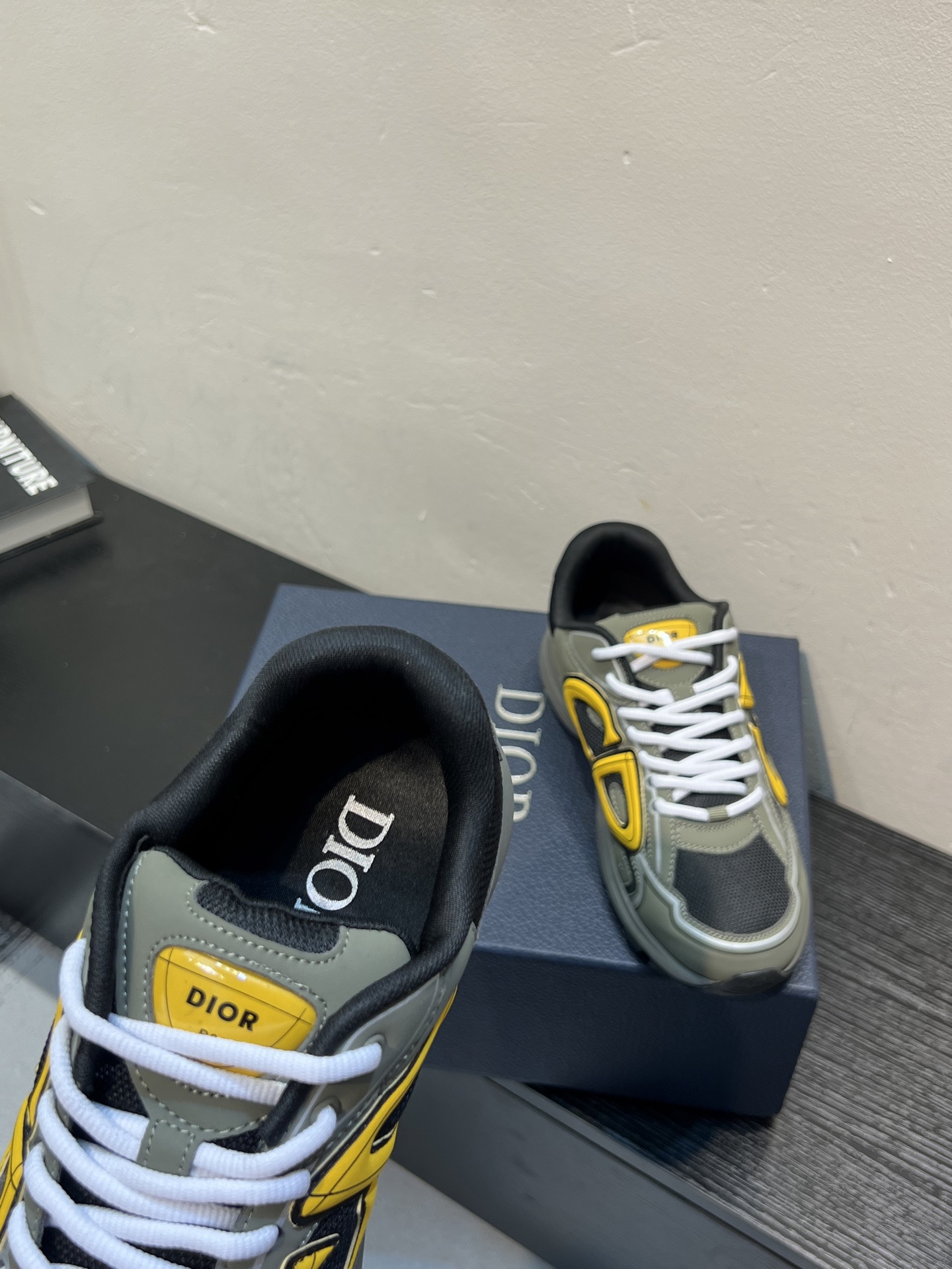 Dior