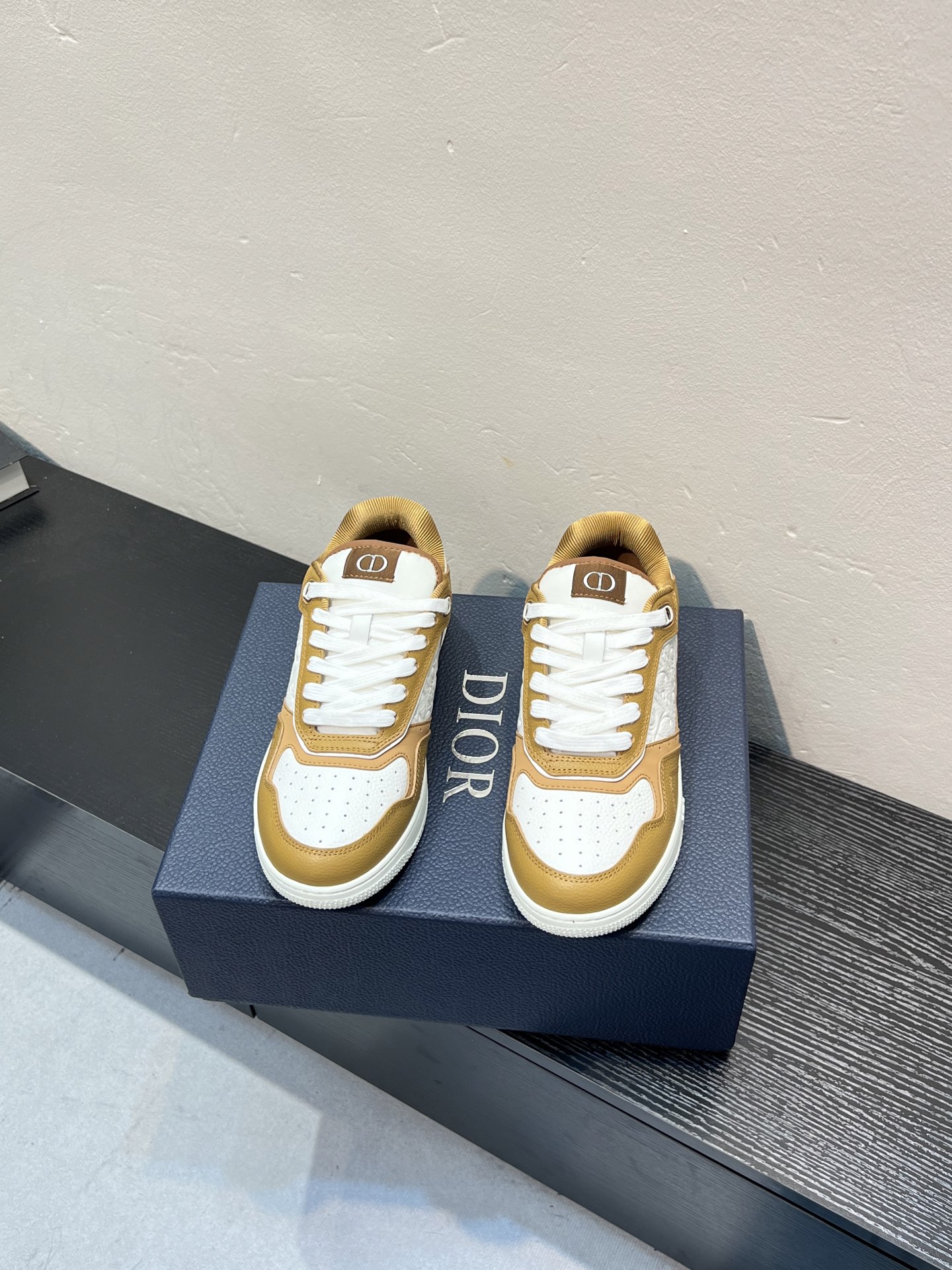 Dior