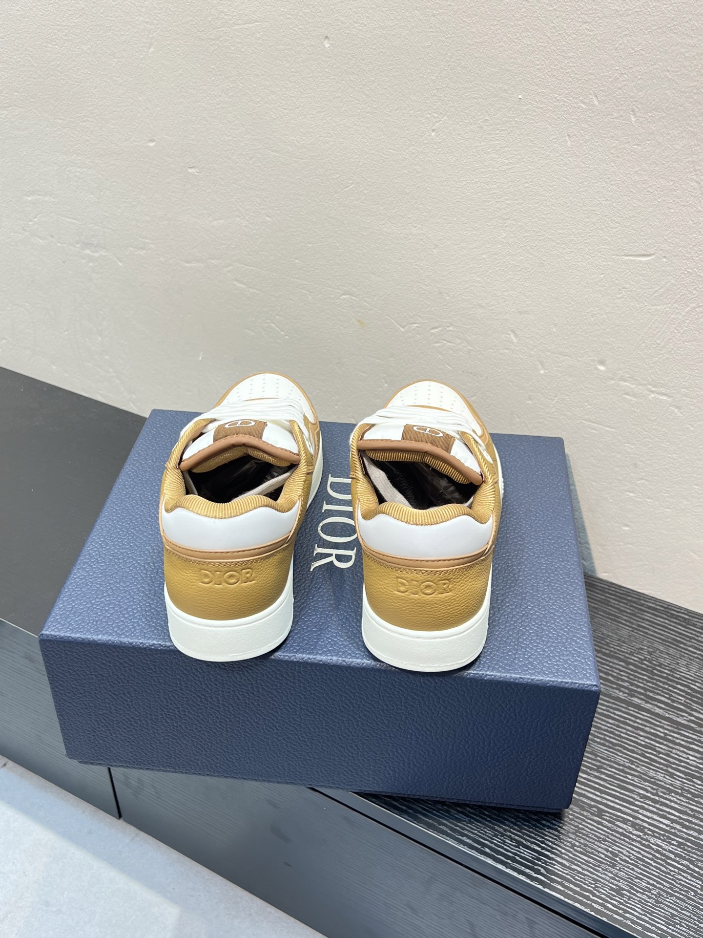 Dior