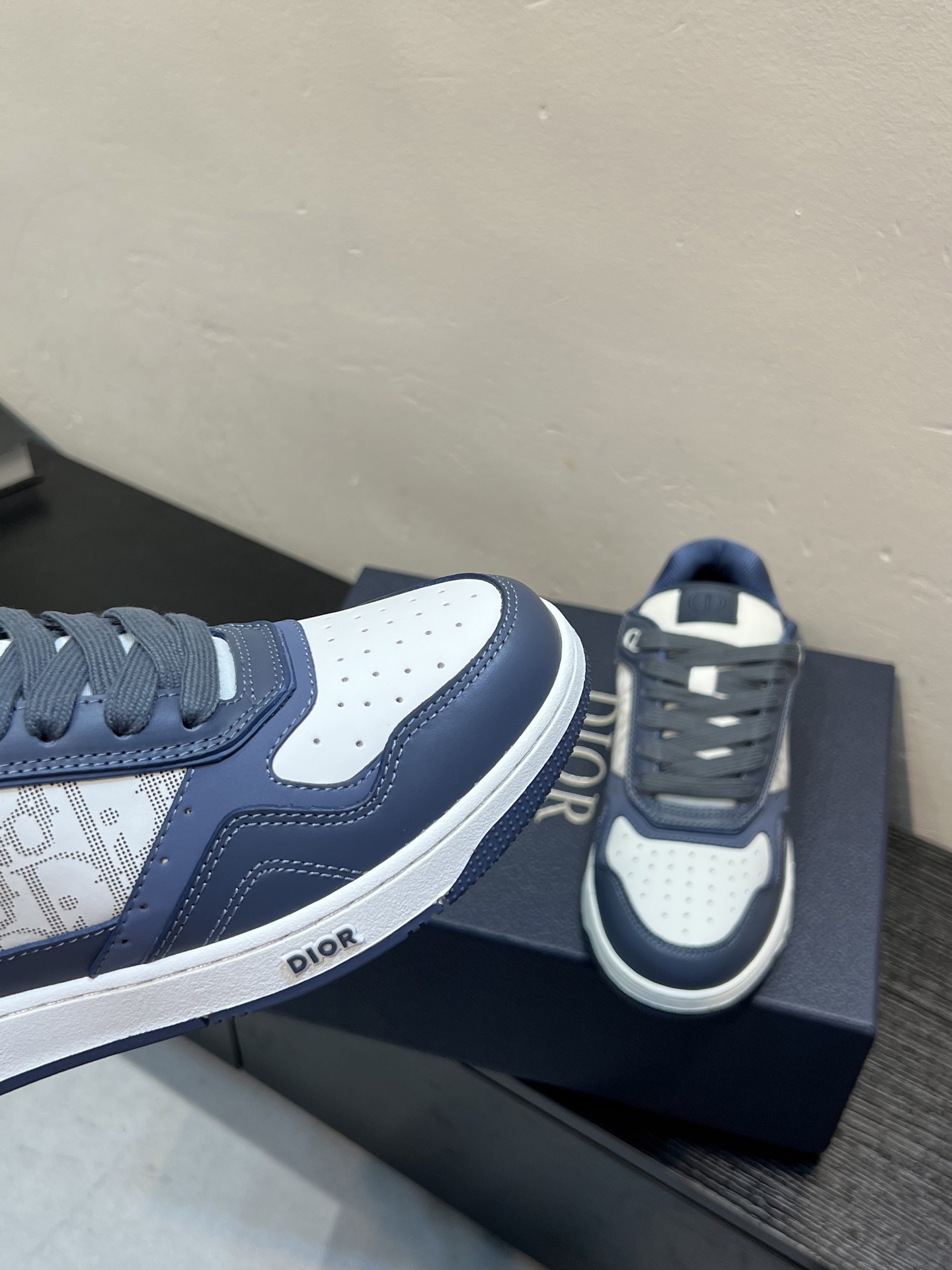 Dior