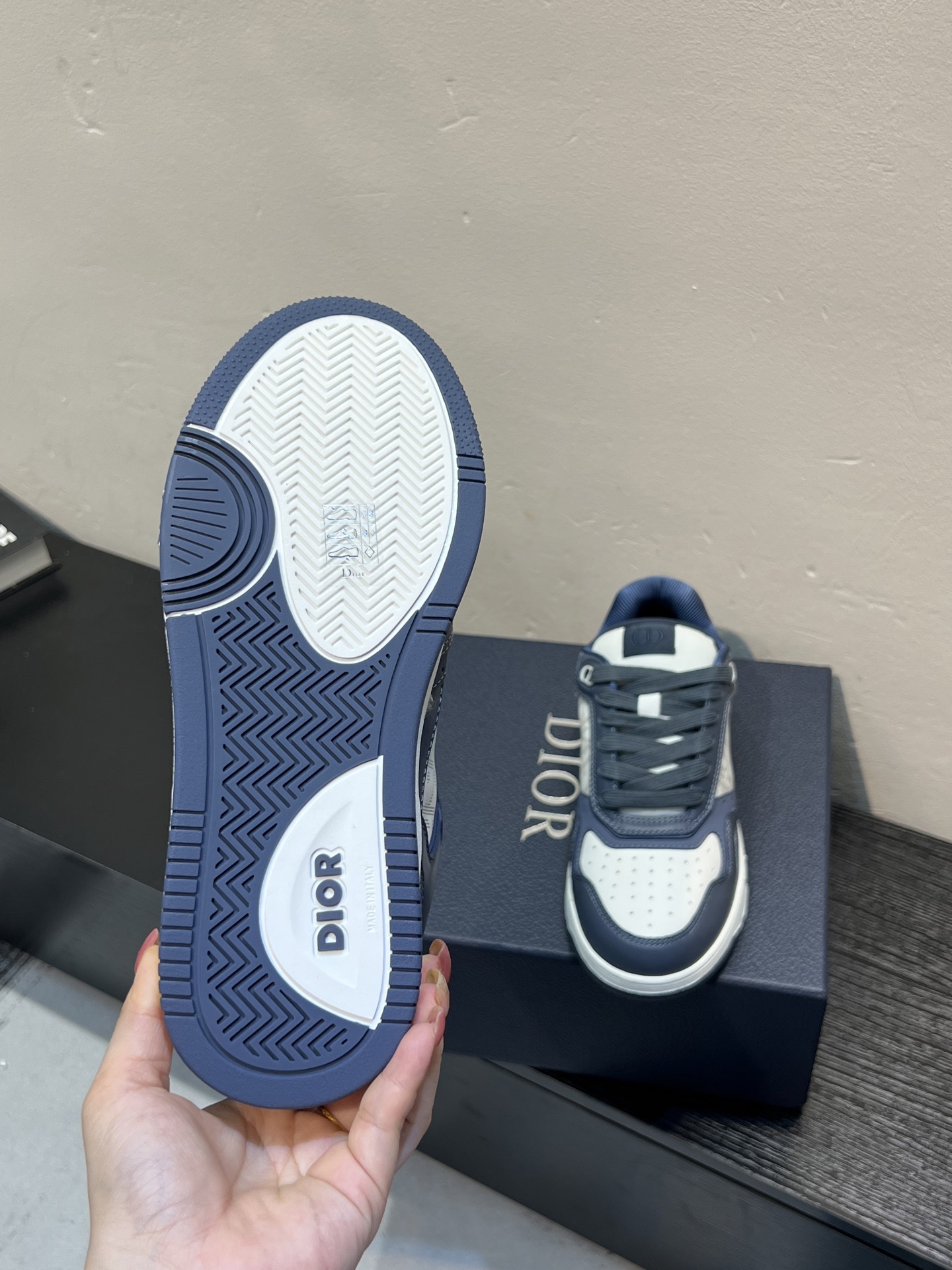 Dior
