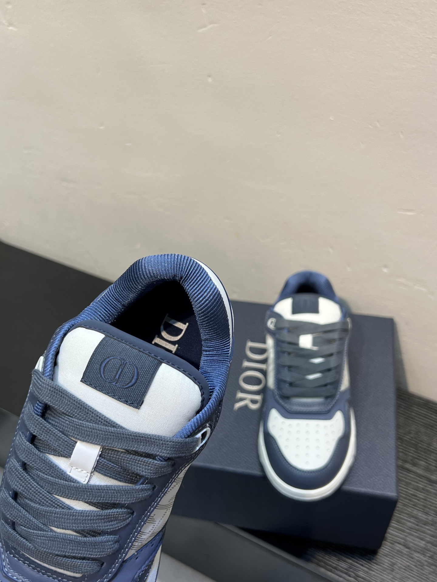 Dior