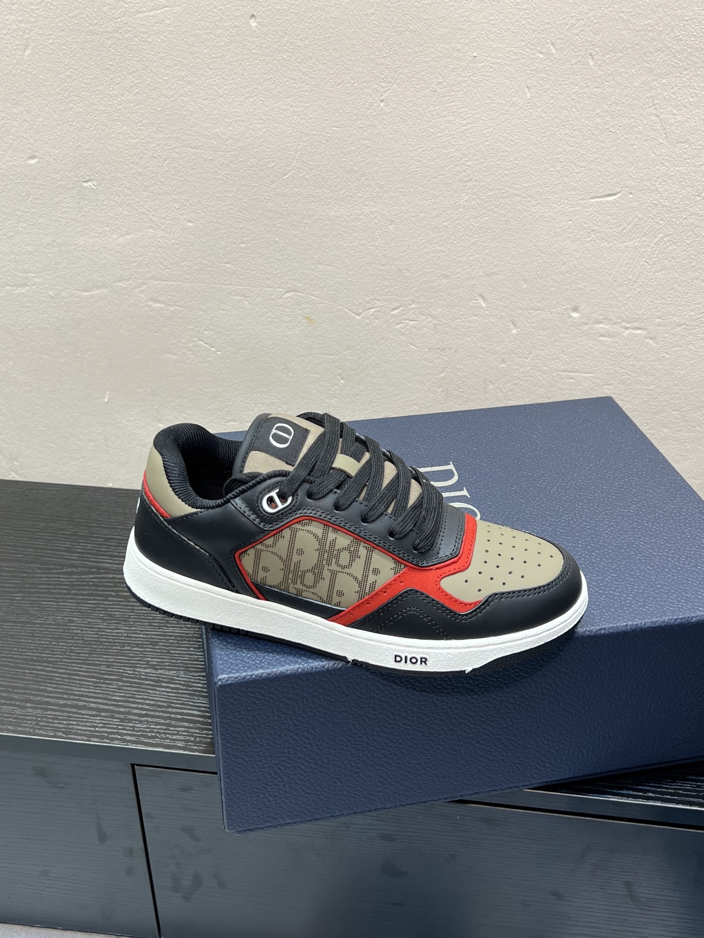 Dior