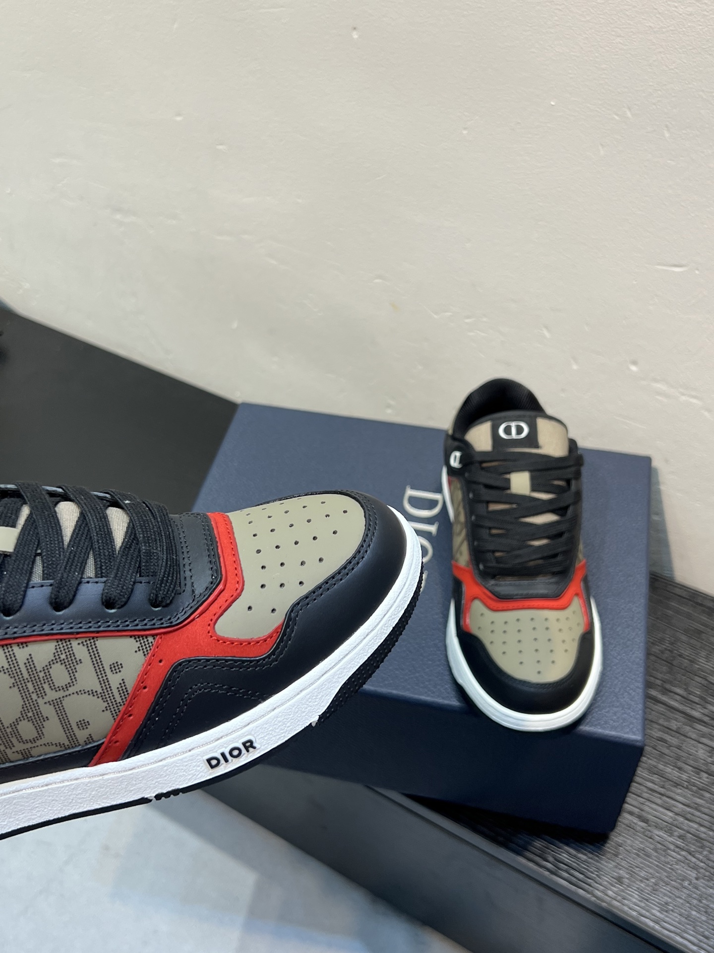 Dior