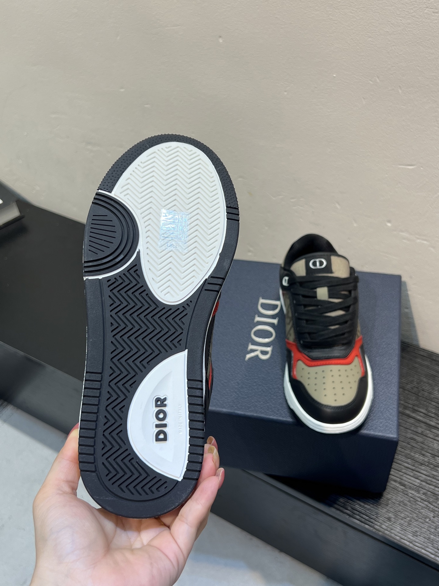 Dior