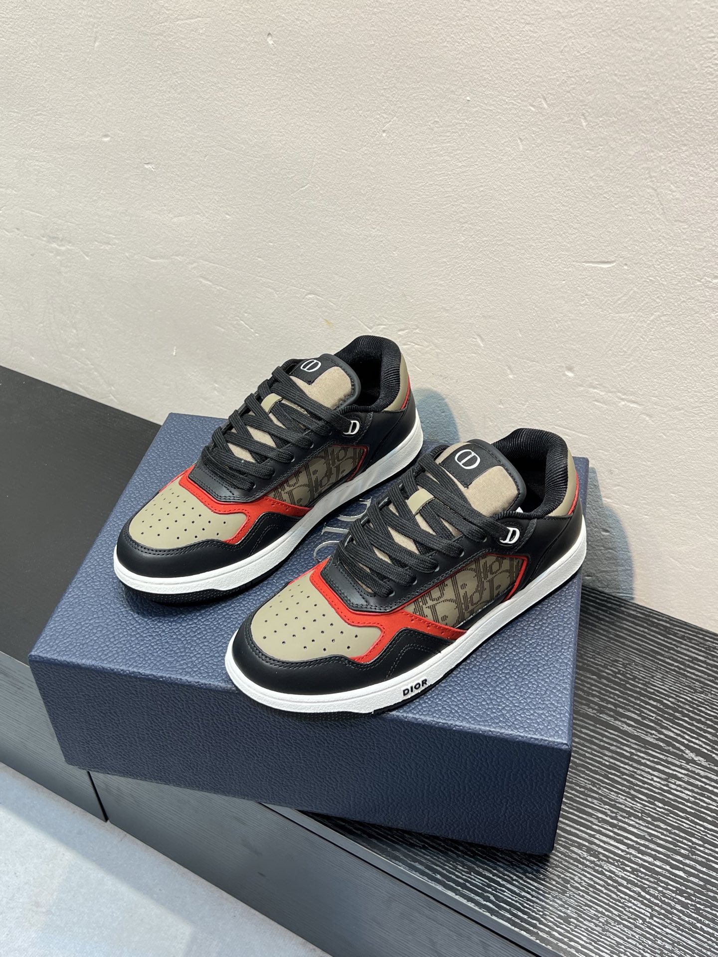 Dior
