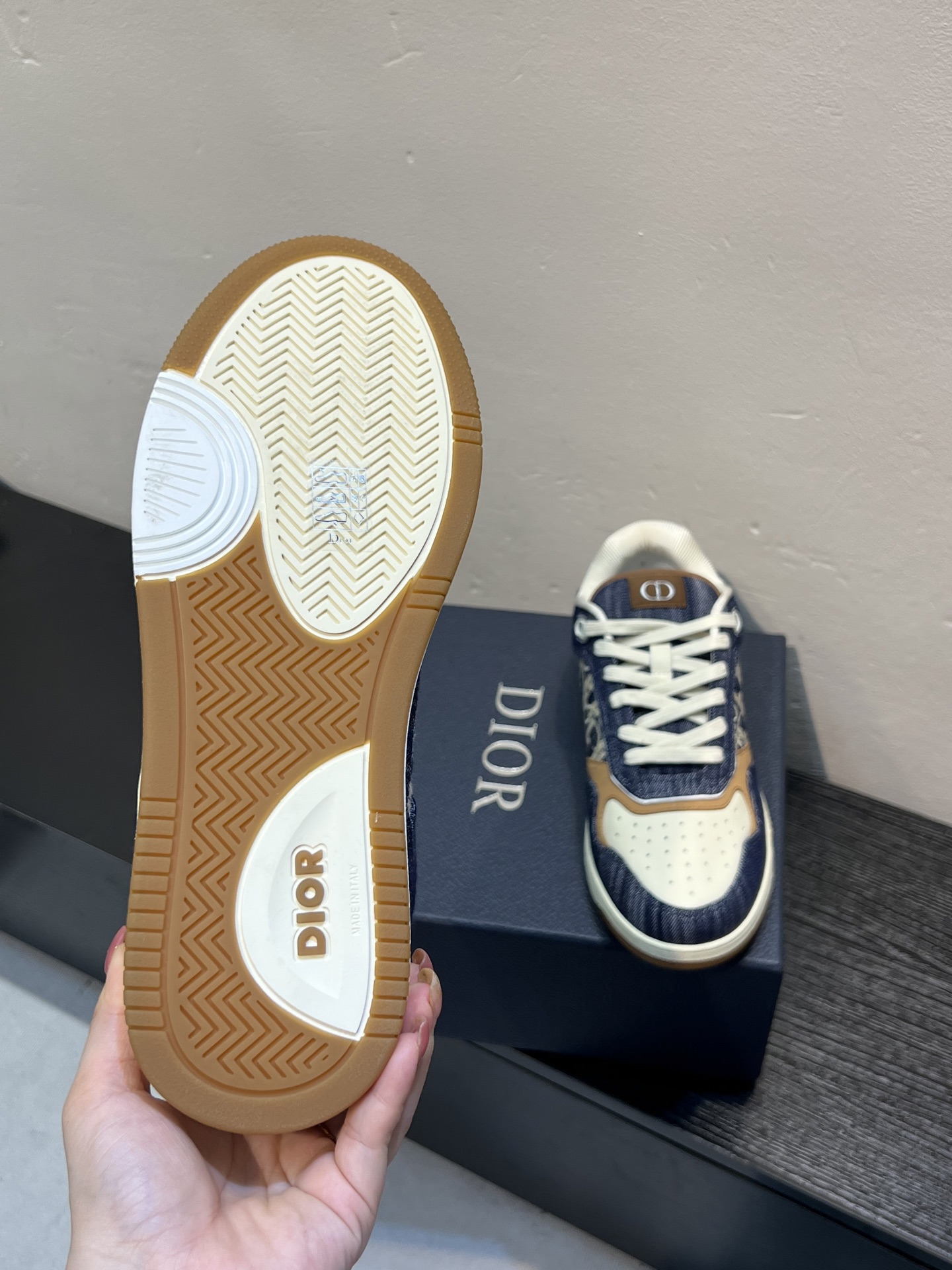 Dior