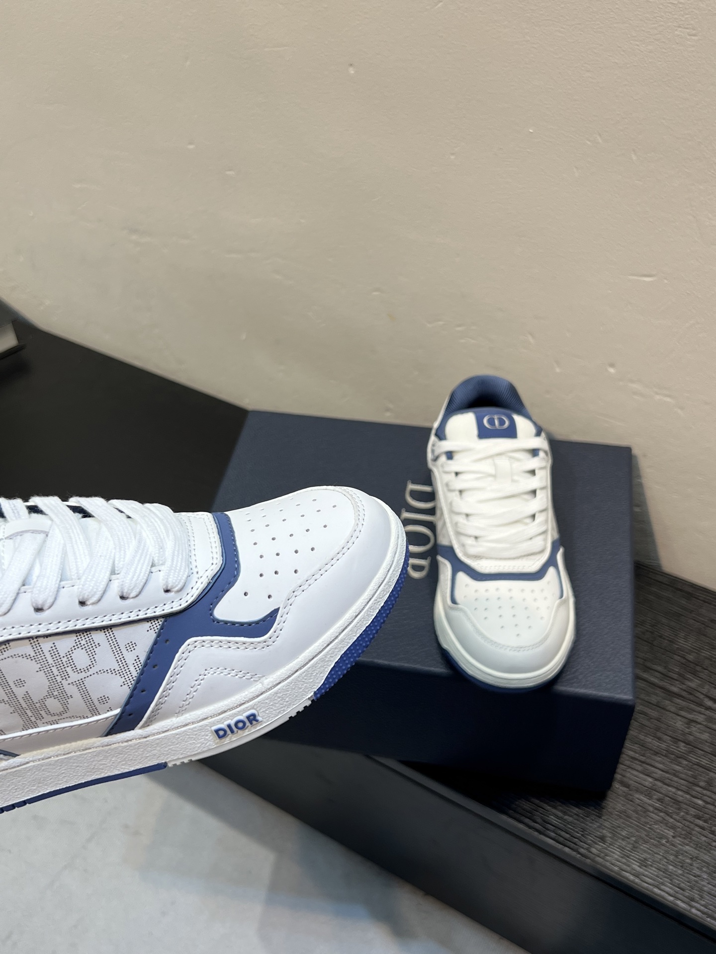 Dior