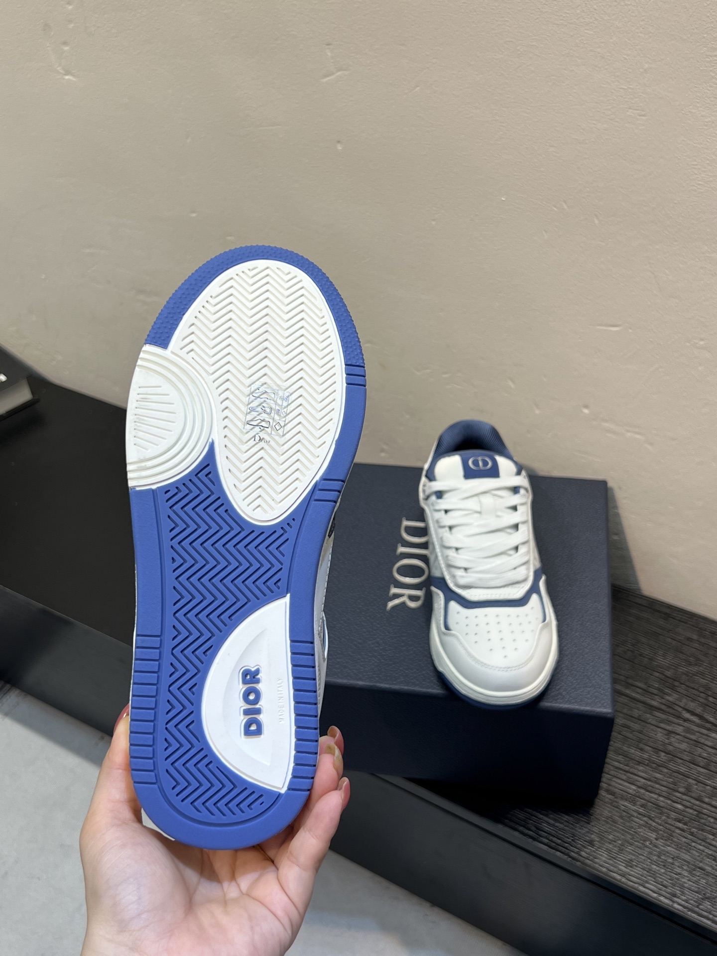 Dior