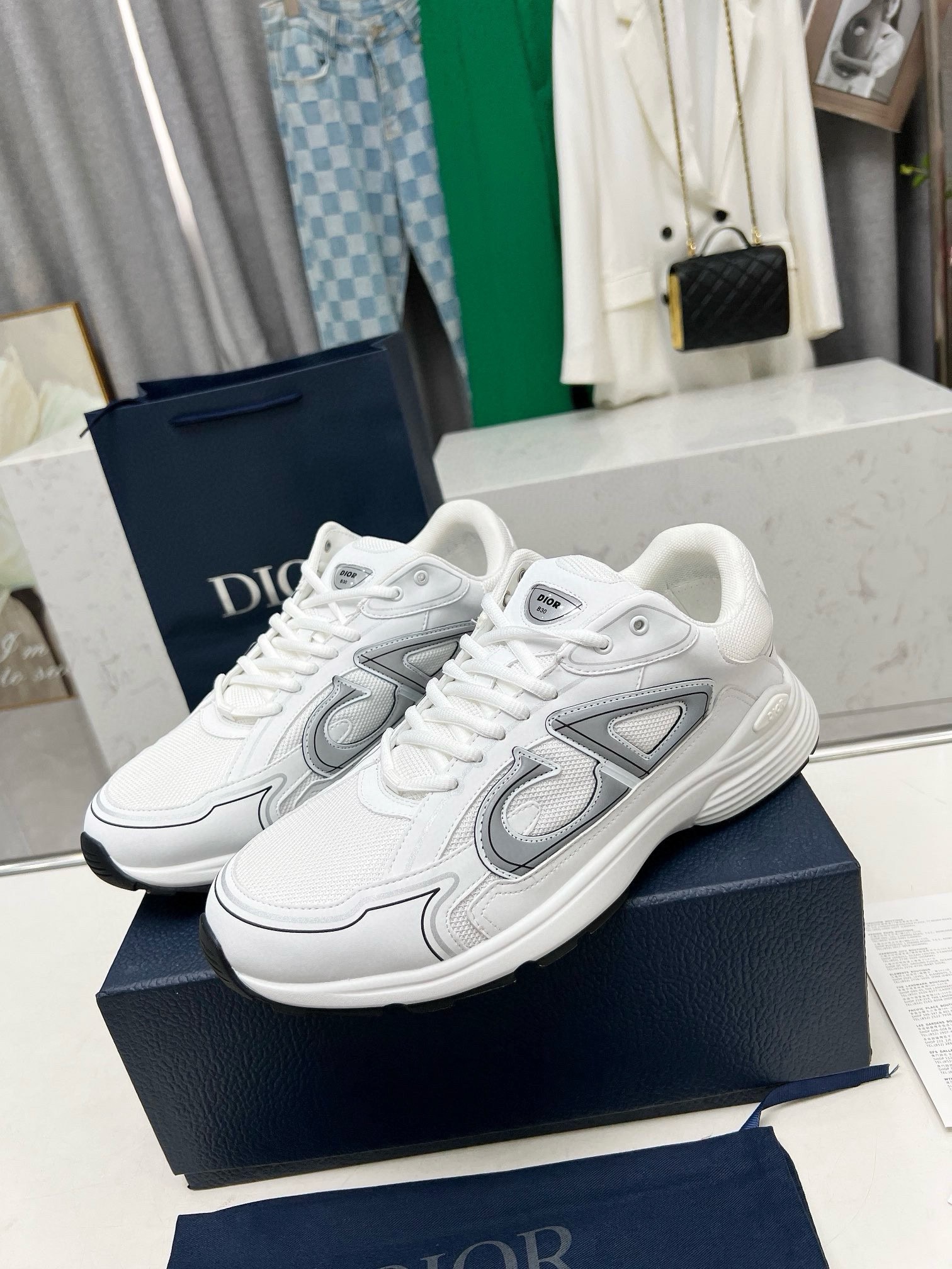 Dior