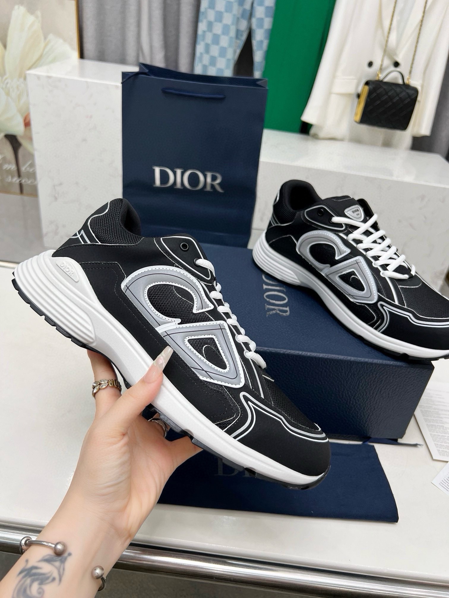 Dior