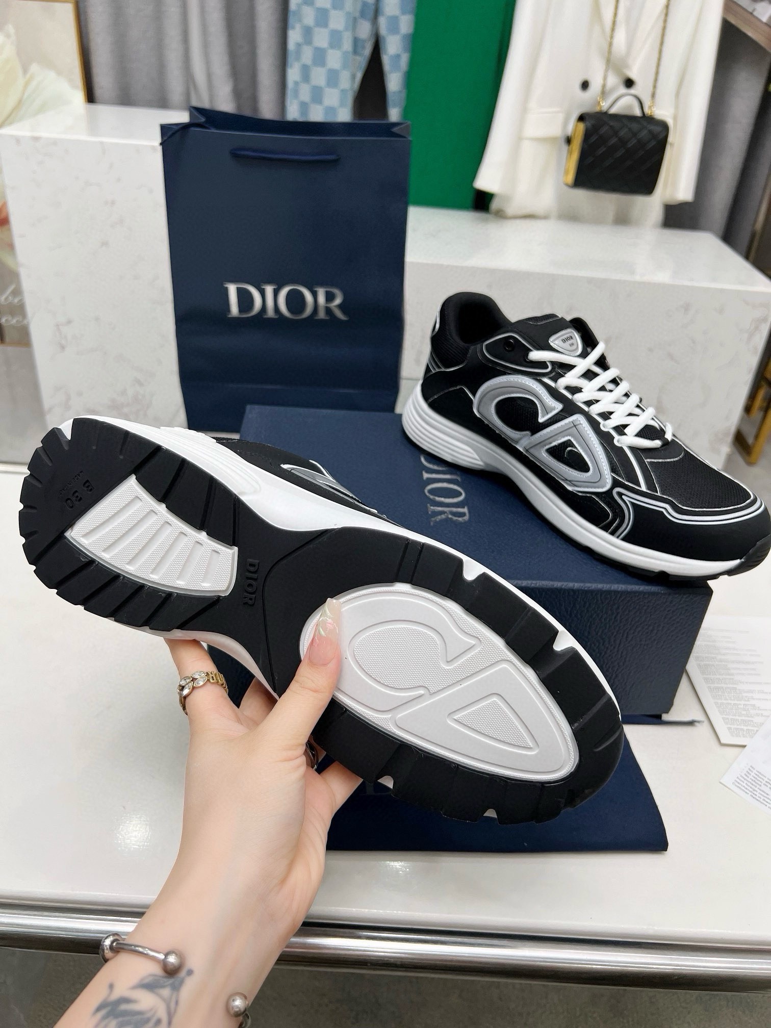Dior