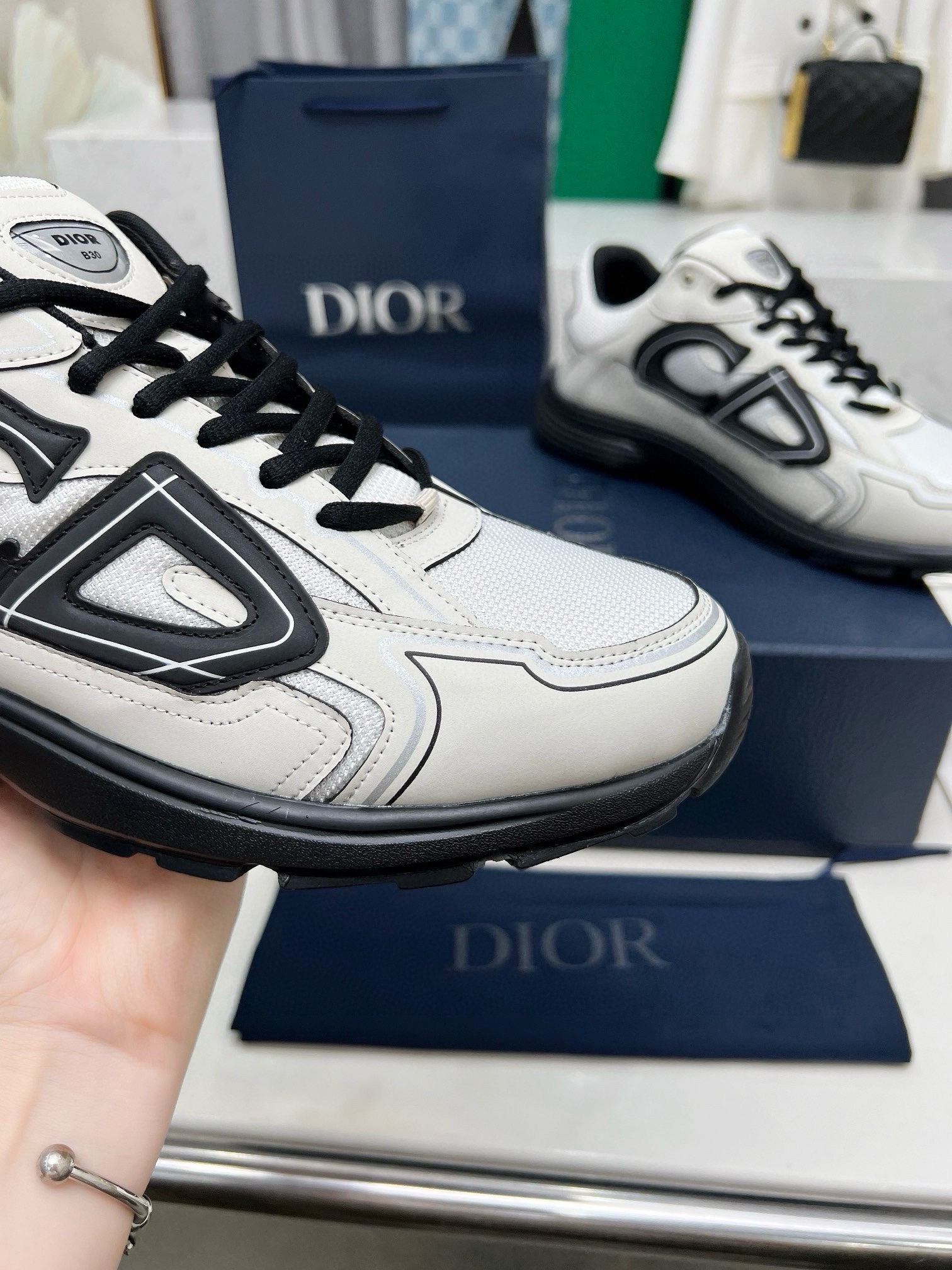 Dior