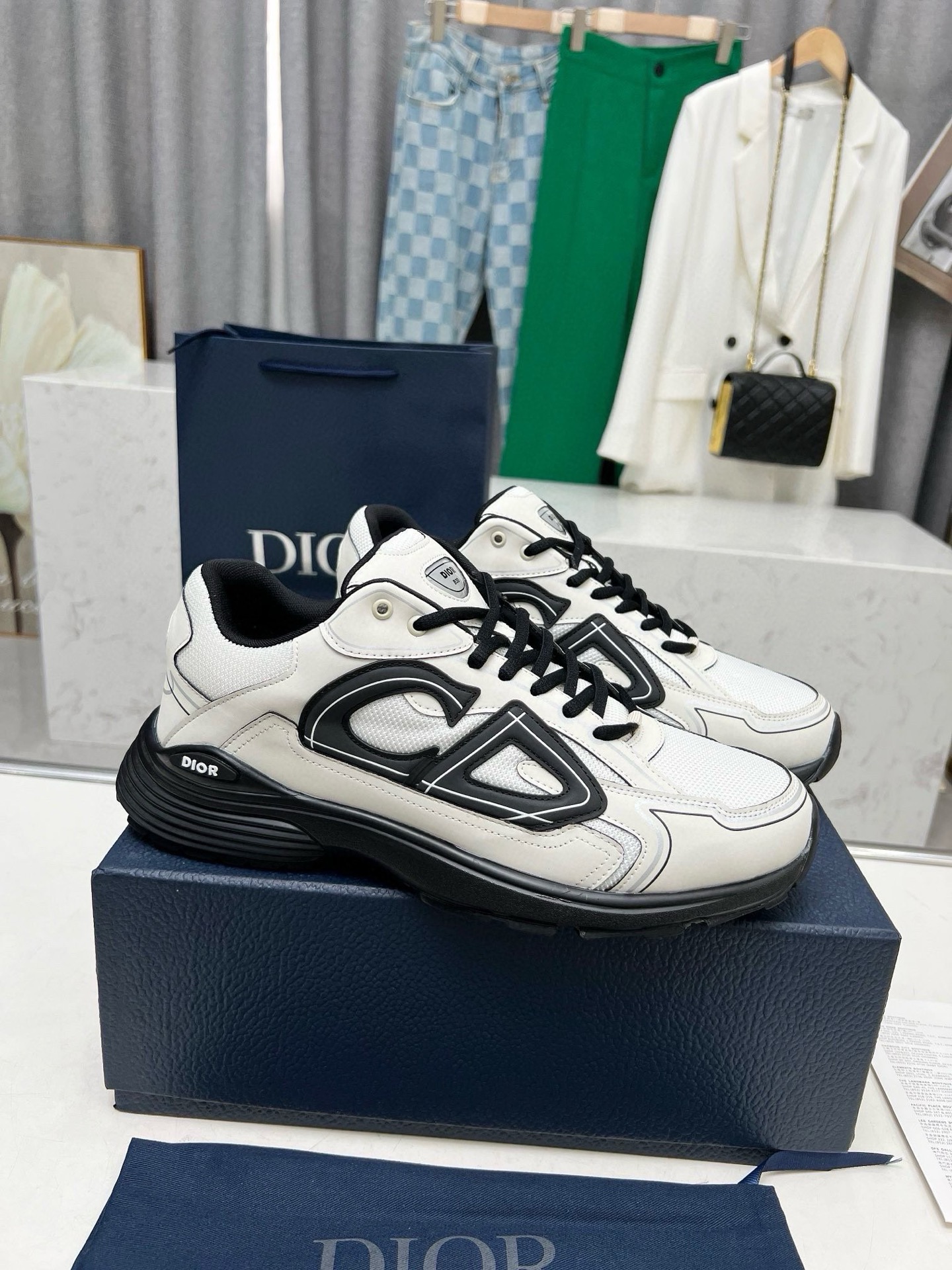 Dior