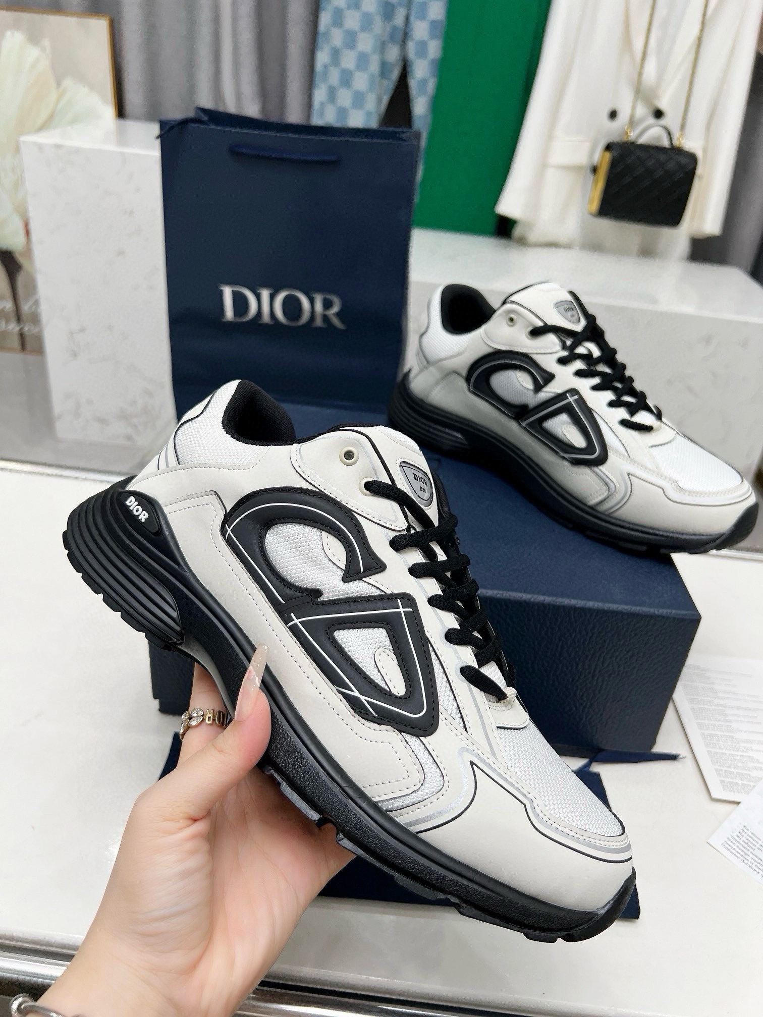 Dior
