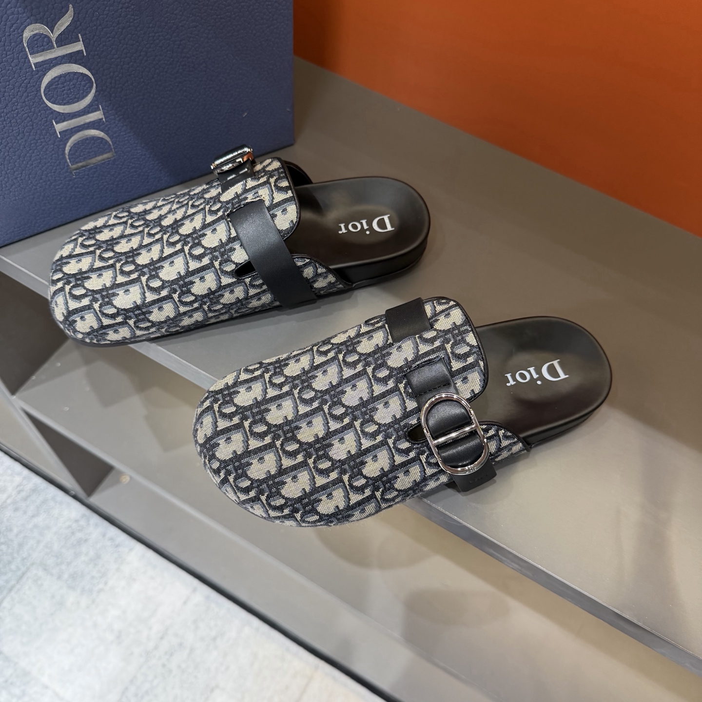 Dior