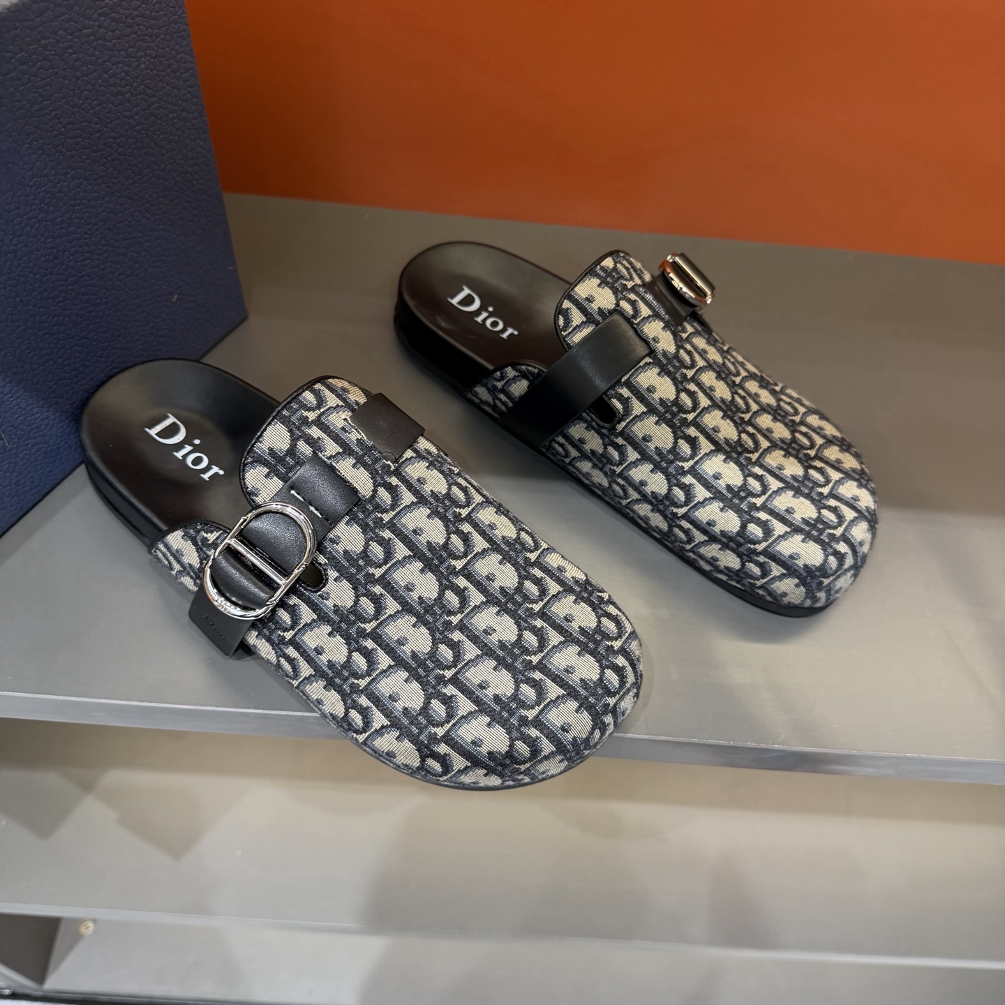 Dior