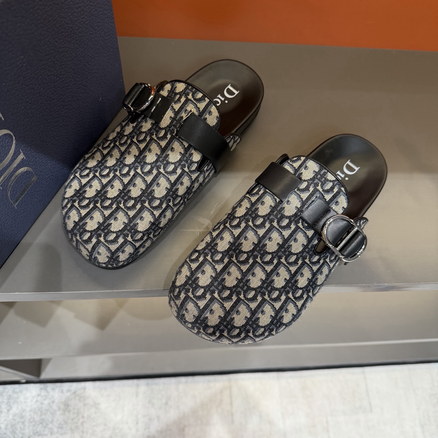 Dior