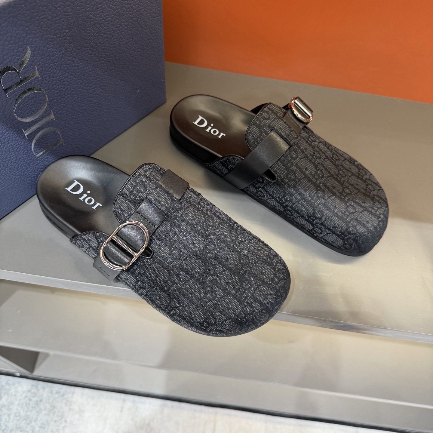 Dior