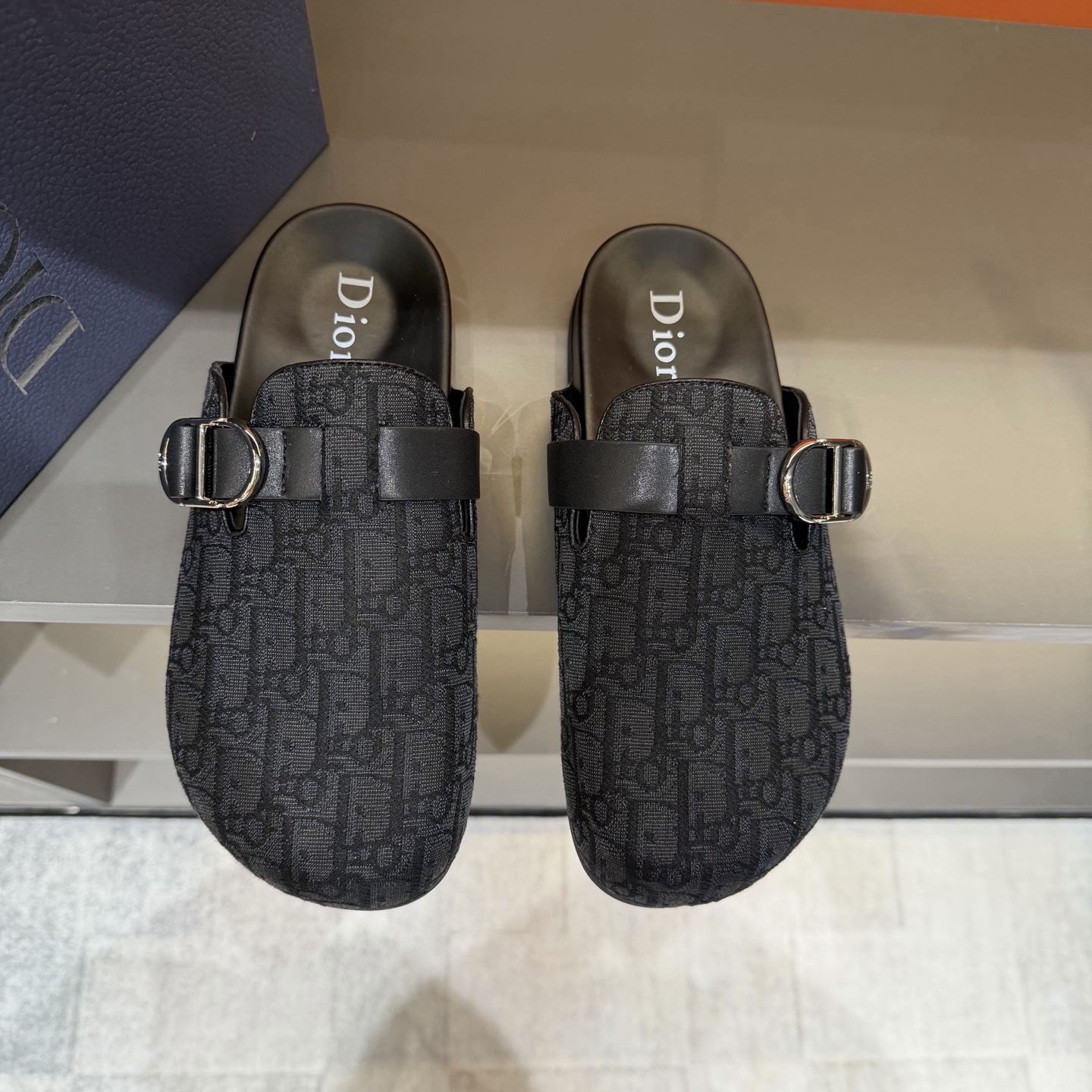 Dior