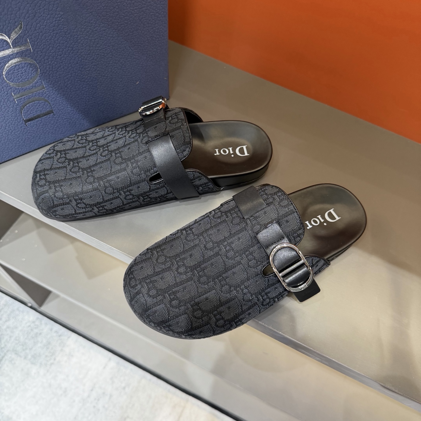 Dior