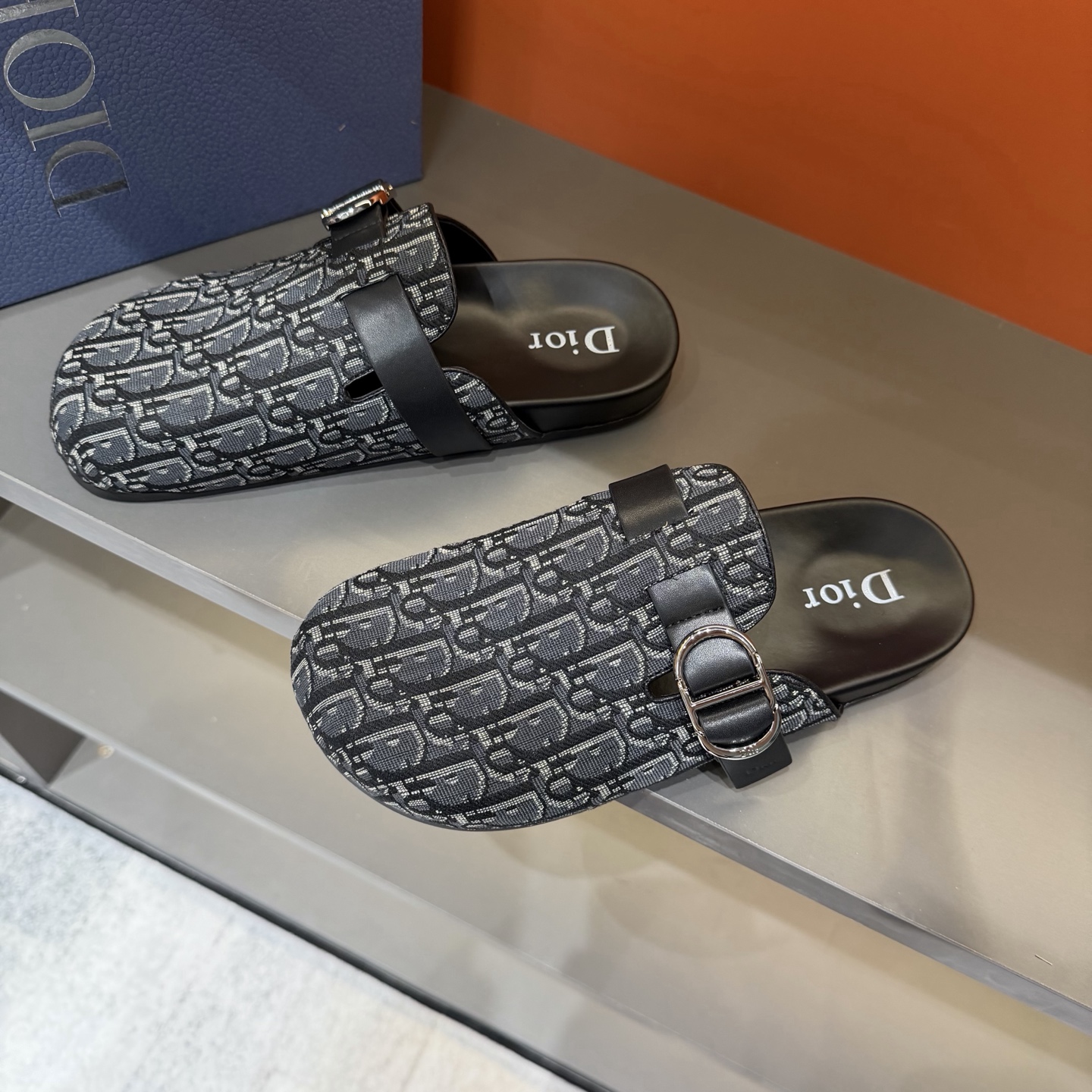Dior